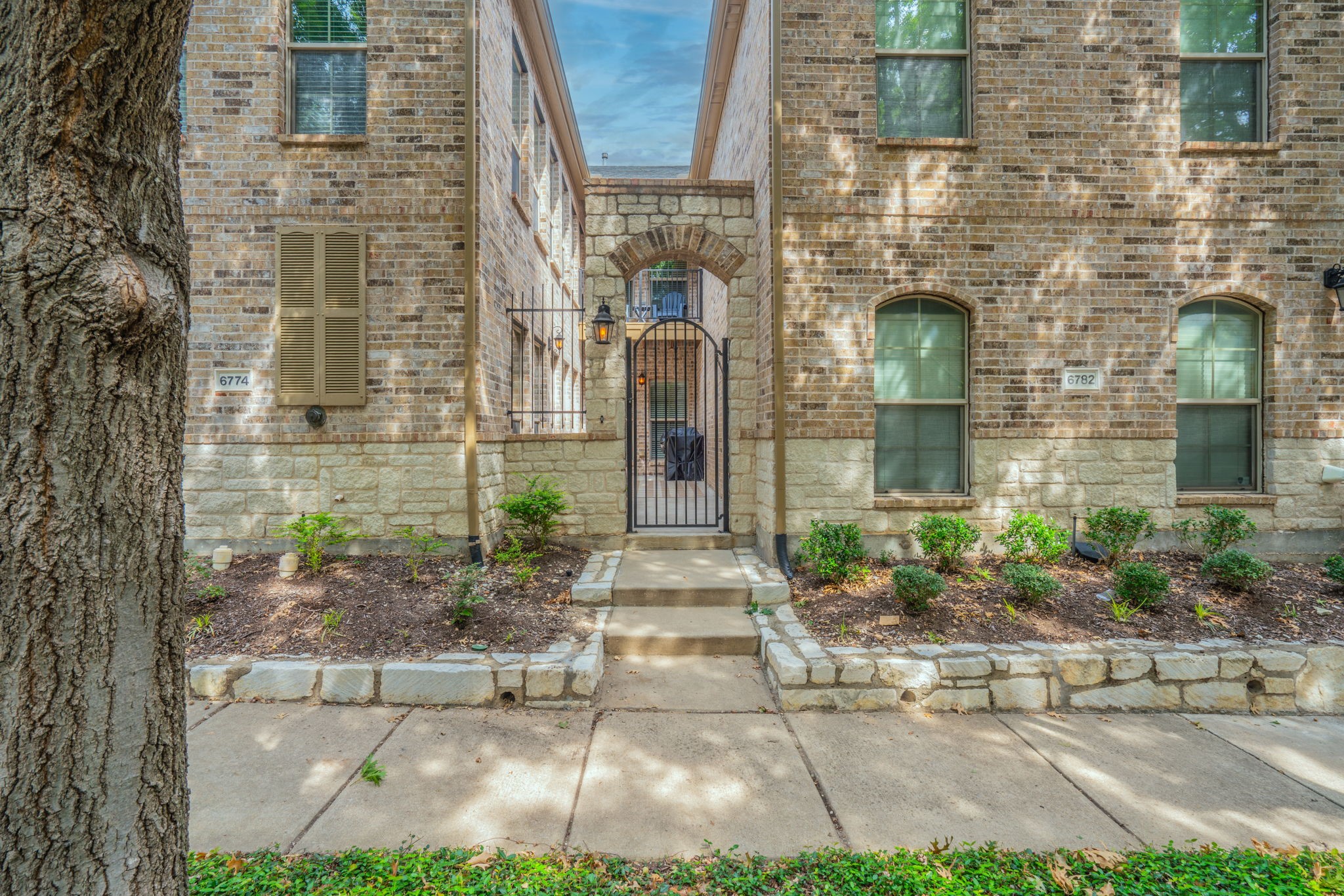 6774 Cortona Lane — photo