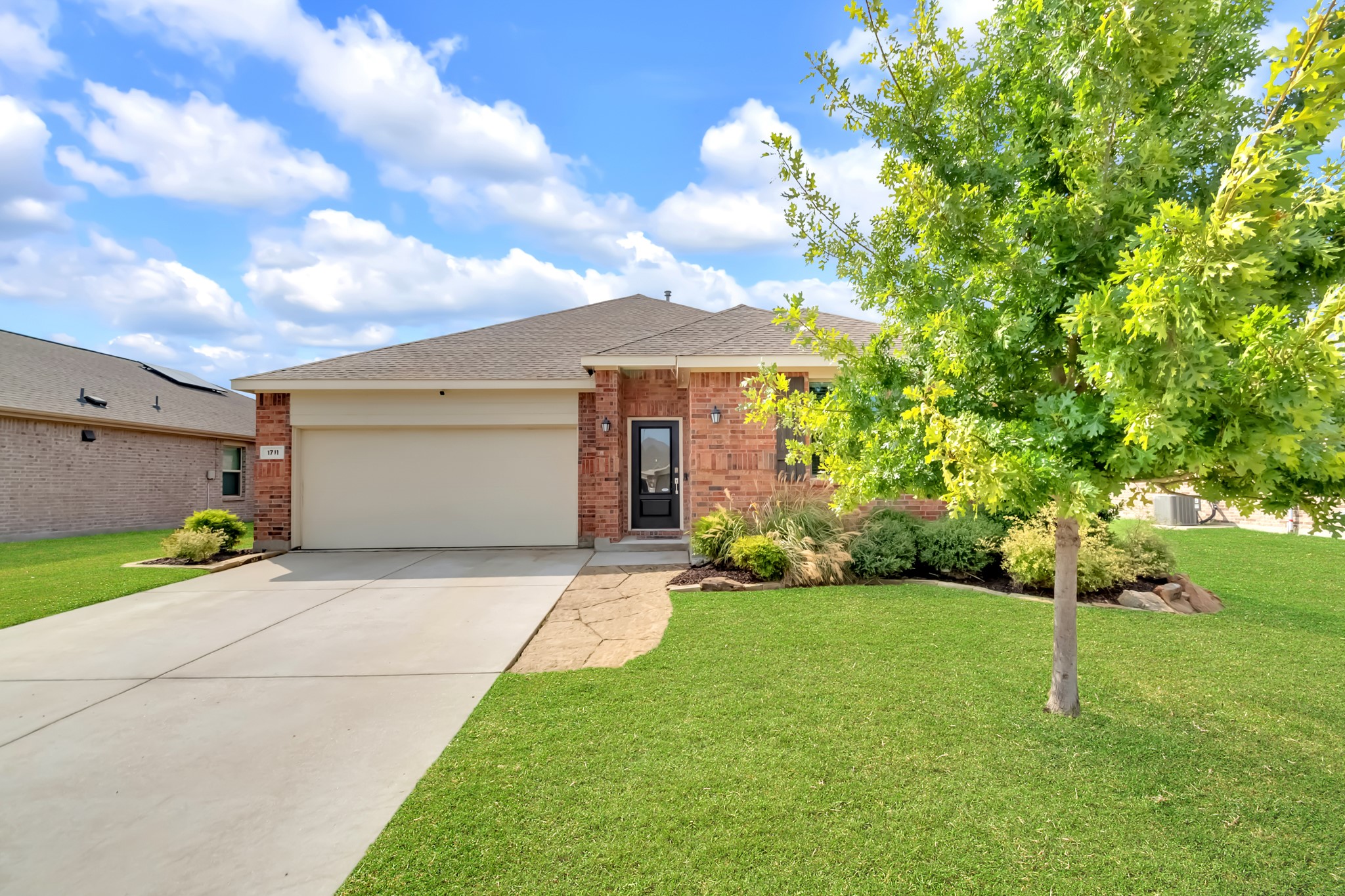 1711 Stonefield Drive — photo