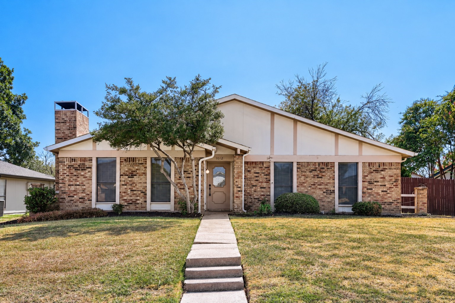 1012 Bellflower Drive — photo