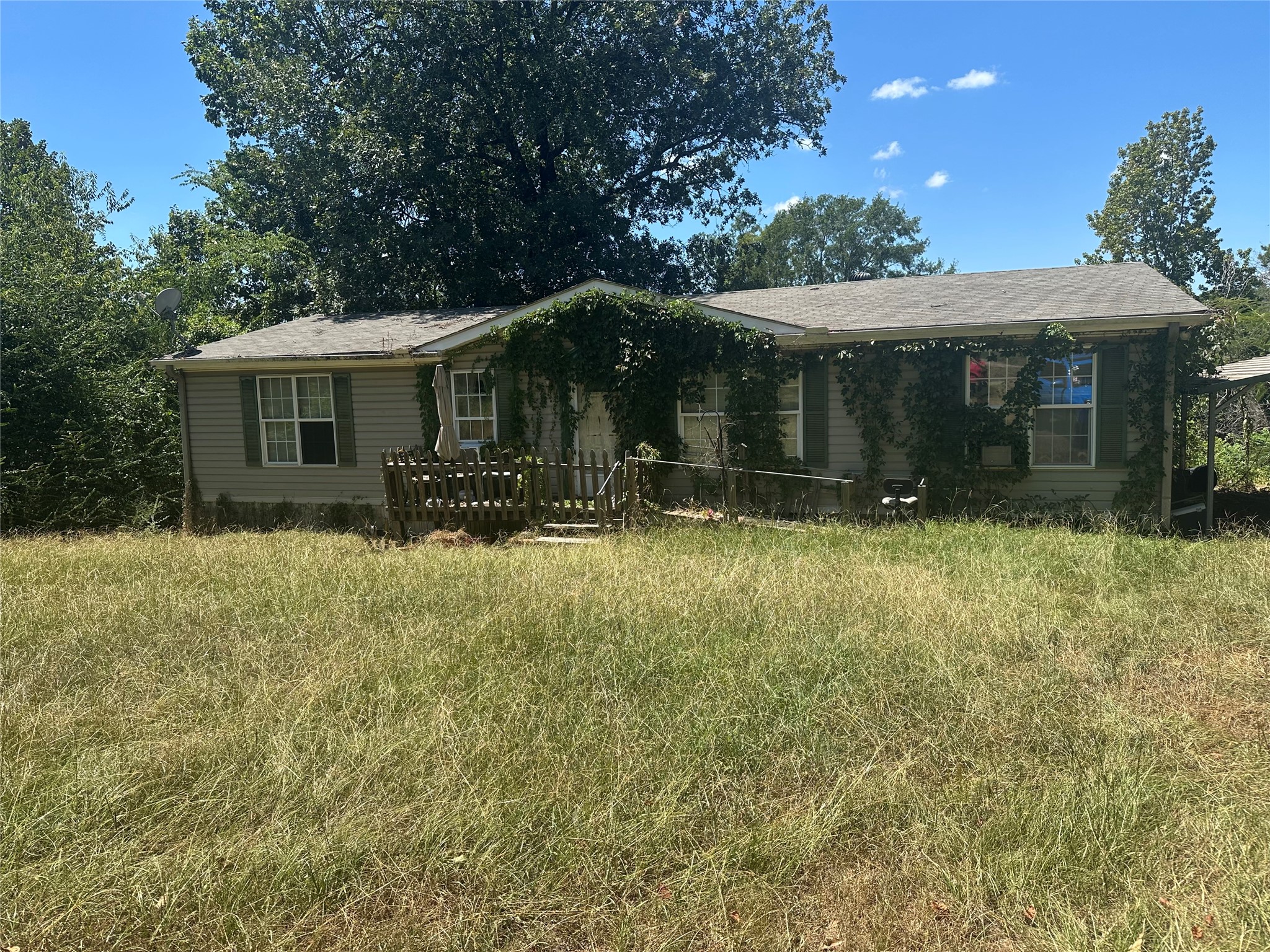 9324 Private Road 3351 — photo