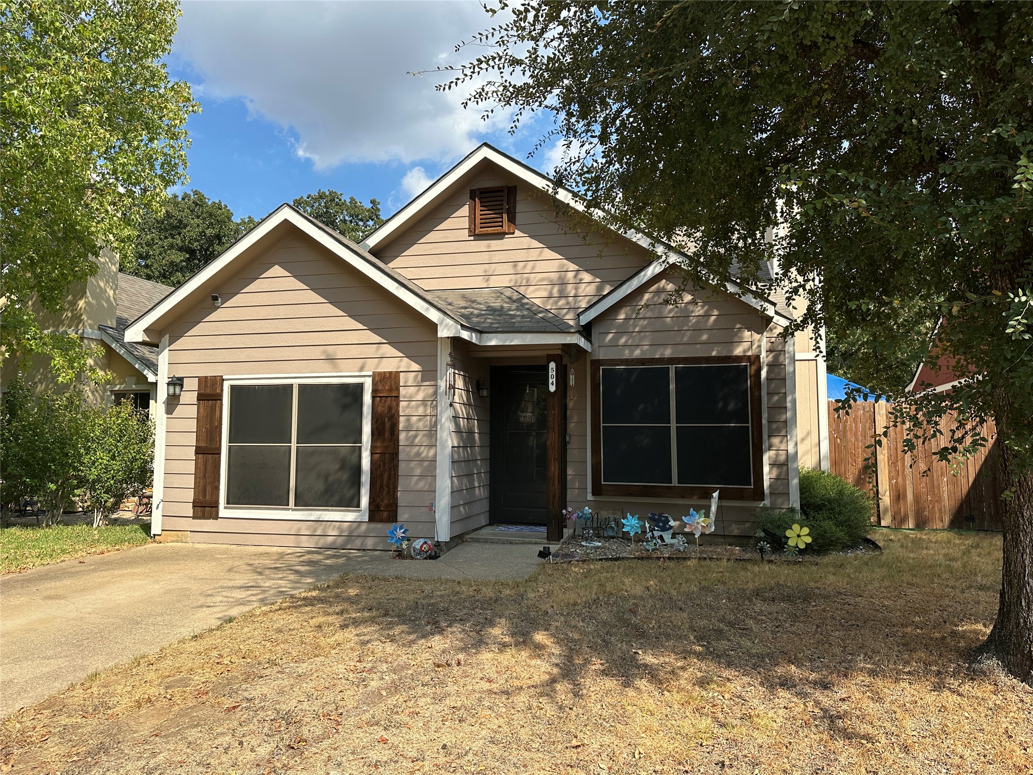 504 Rustic Court — photo