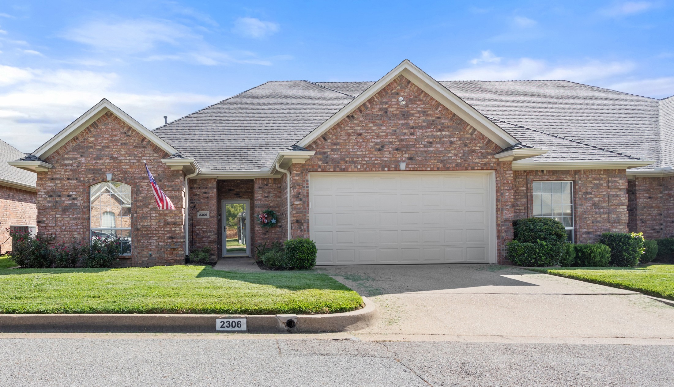 2306 Homestead Lane — photo