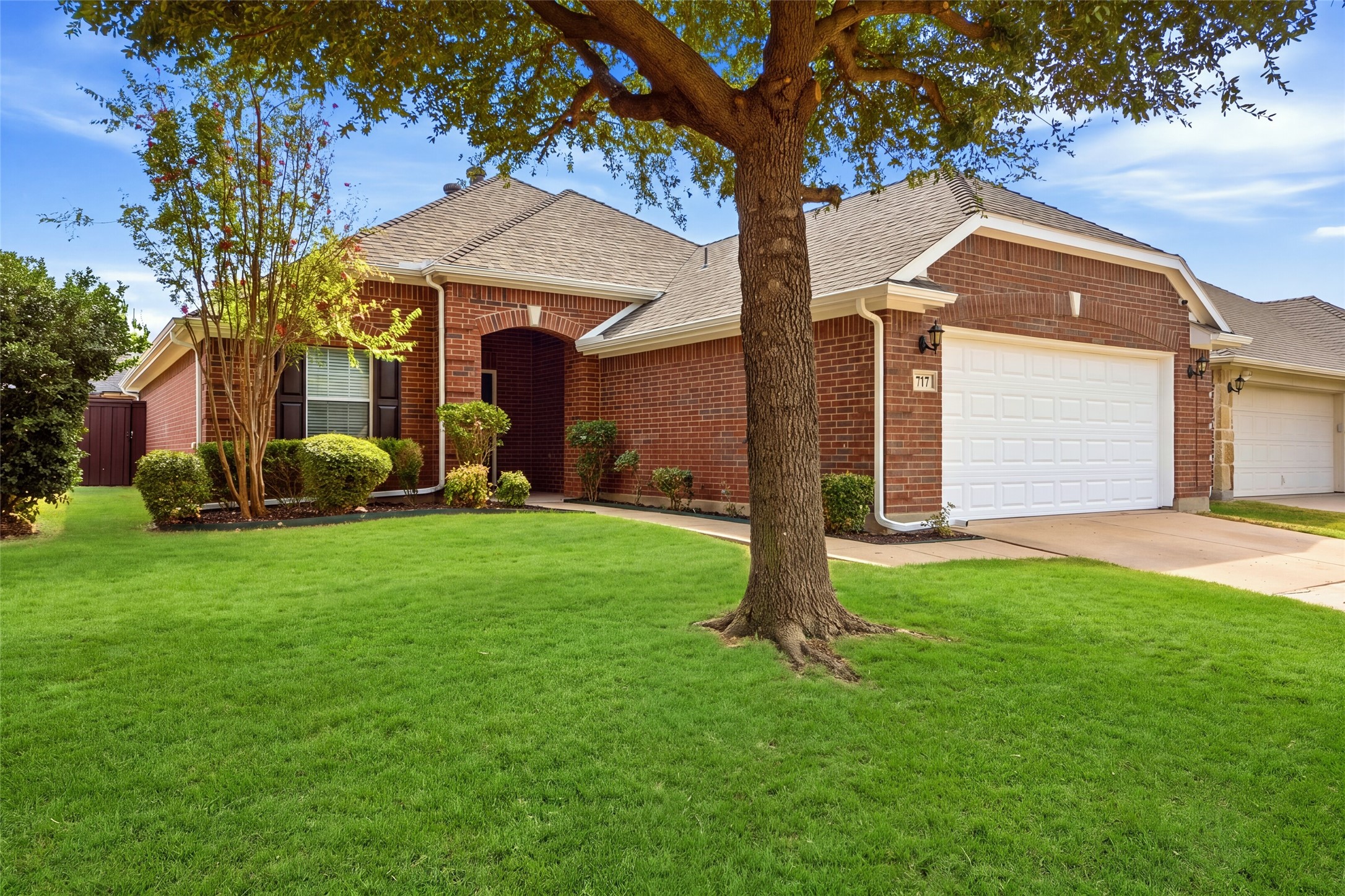 717 Creekside Drive — photo
