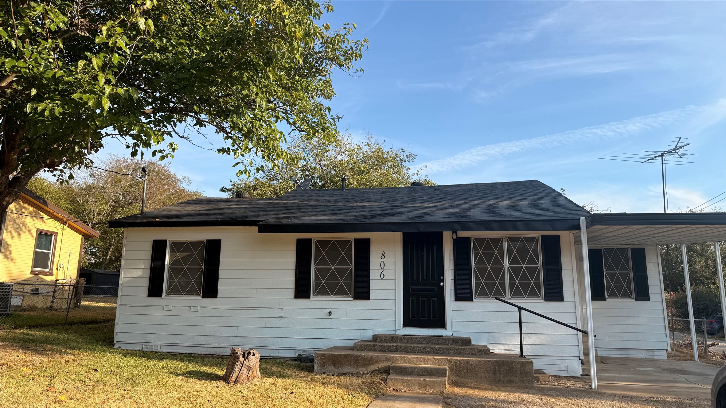 806 W Atchley Avenue — photo