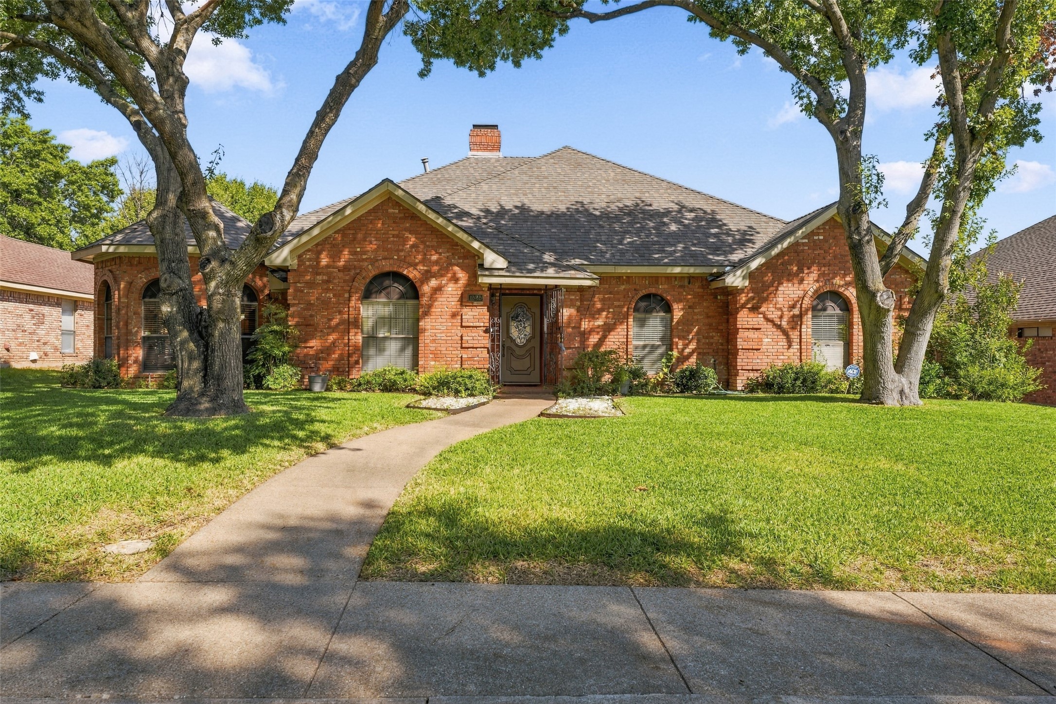 1525 Nettleton Drive — photo