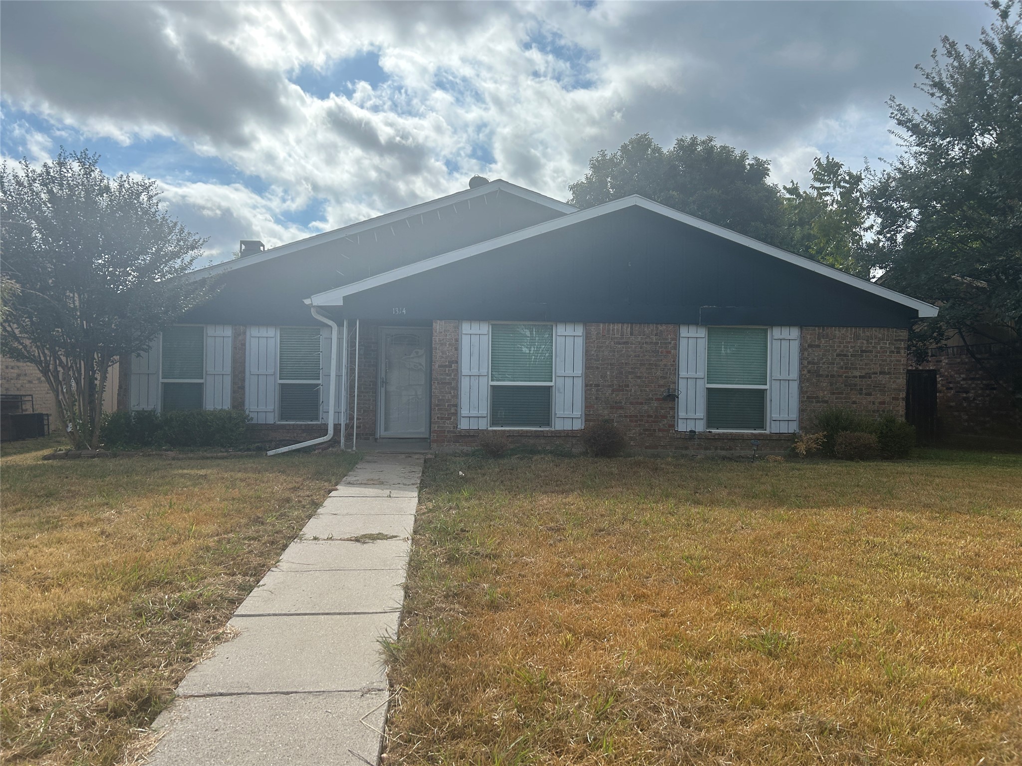 1314 Frio Lane — photo