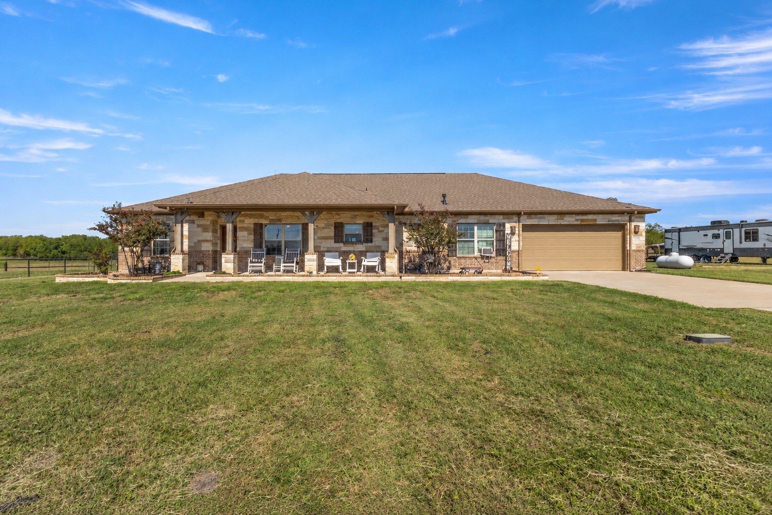 5715 FM 547 — photo