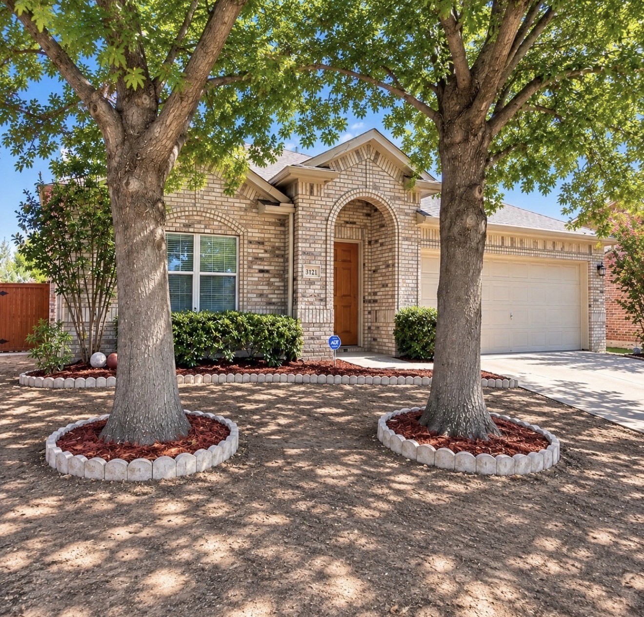 3121 Evangeline Road — photo
