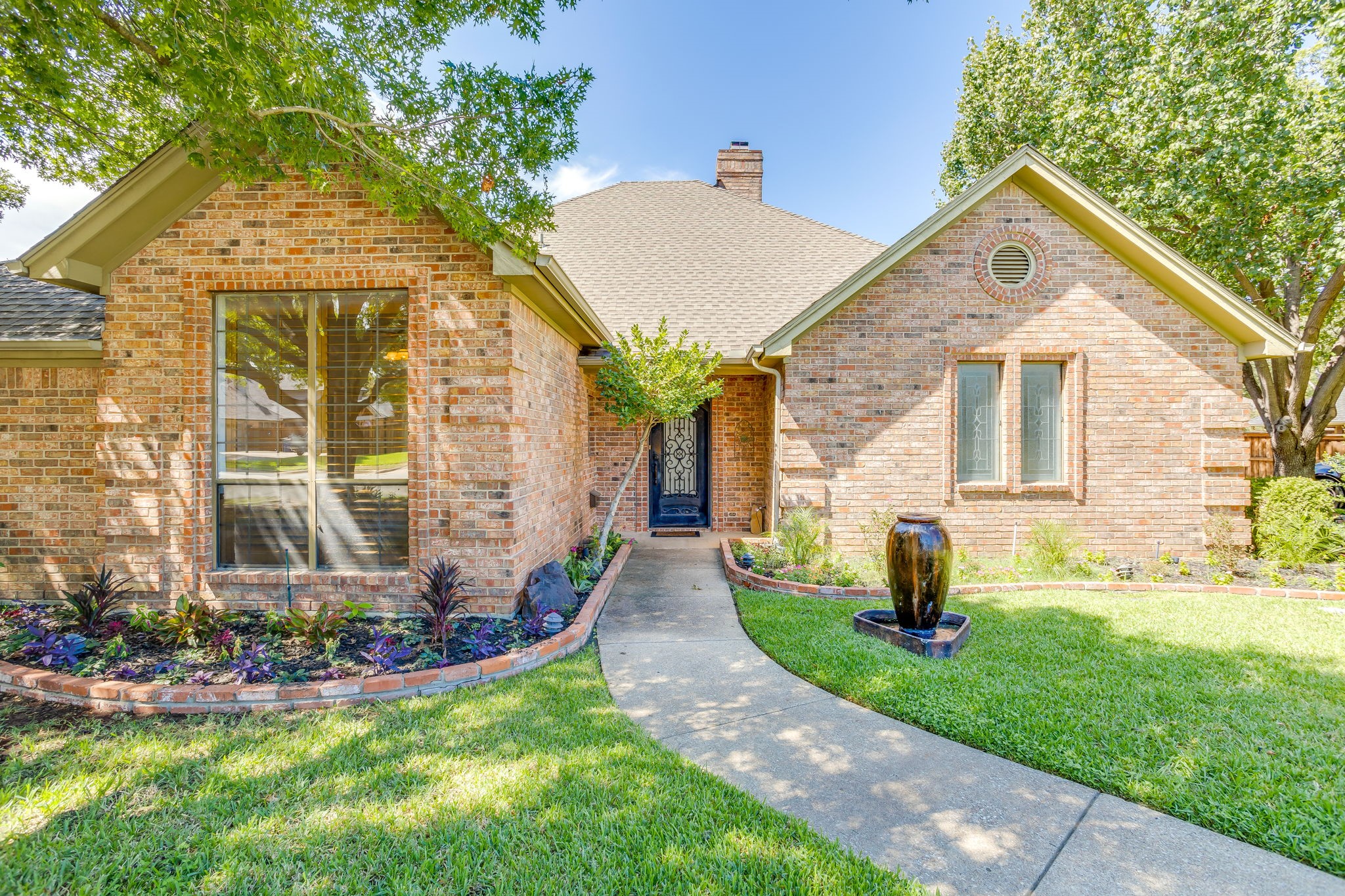 990 Oak Ridge Drive — photo