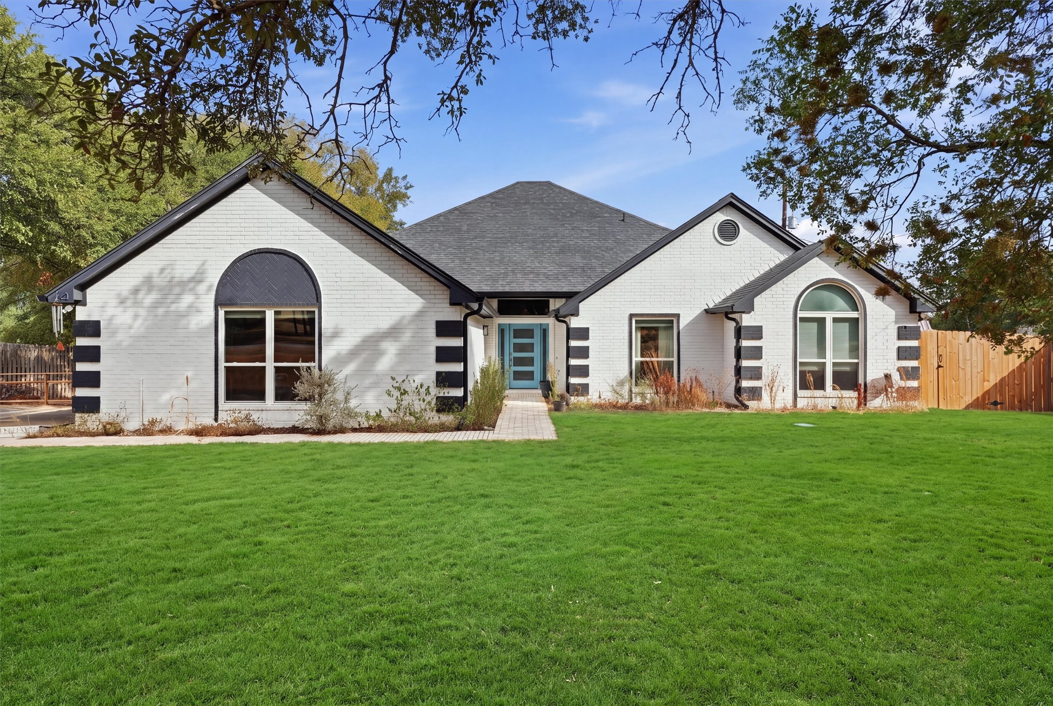 3901 Del Rio Court — photo