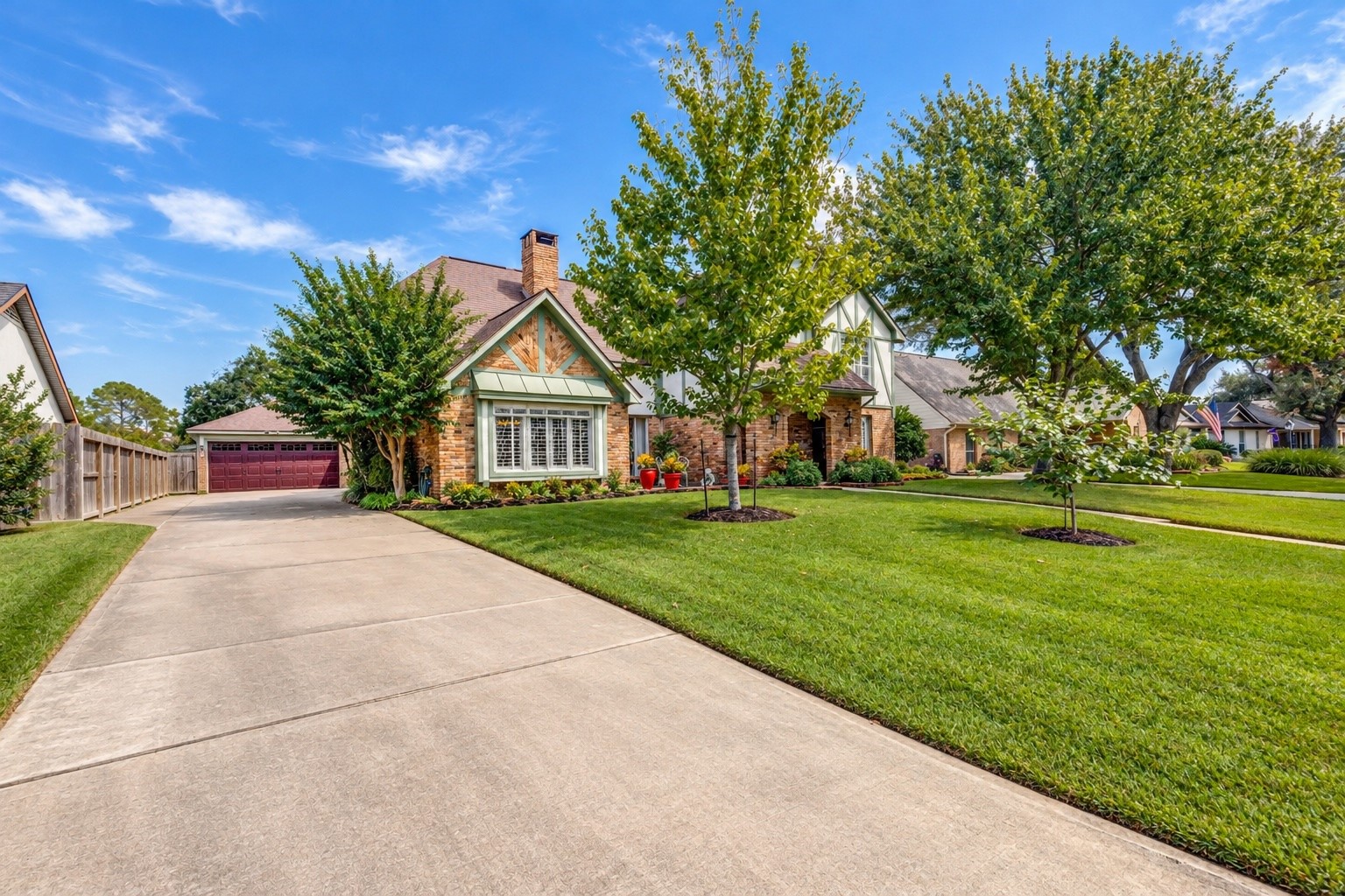 807 Longview Drive — photo