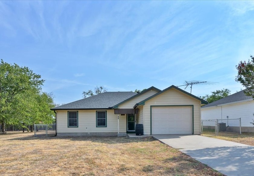 401 S Llano Street — photo