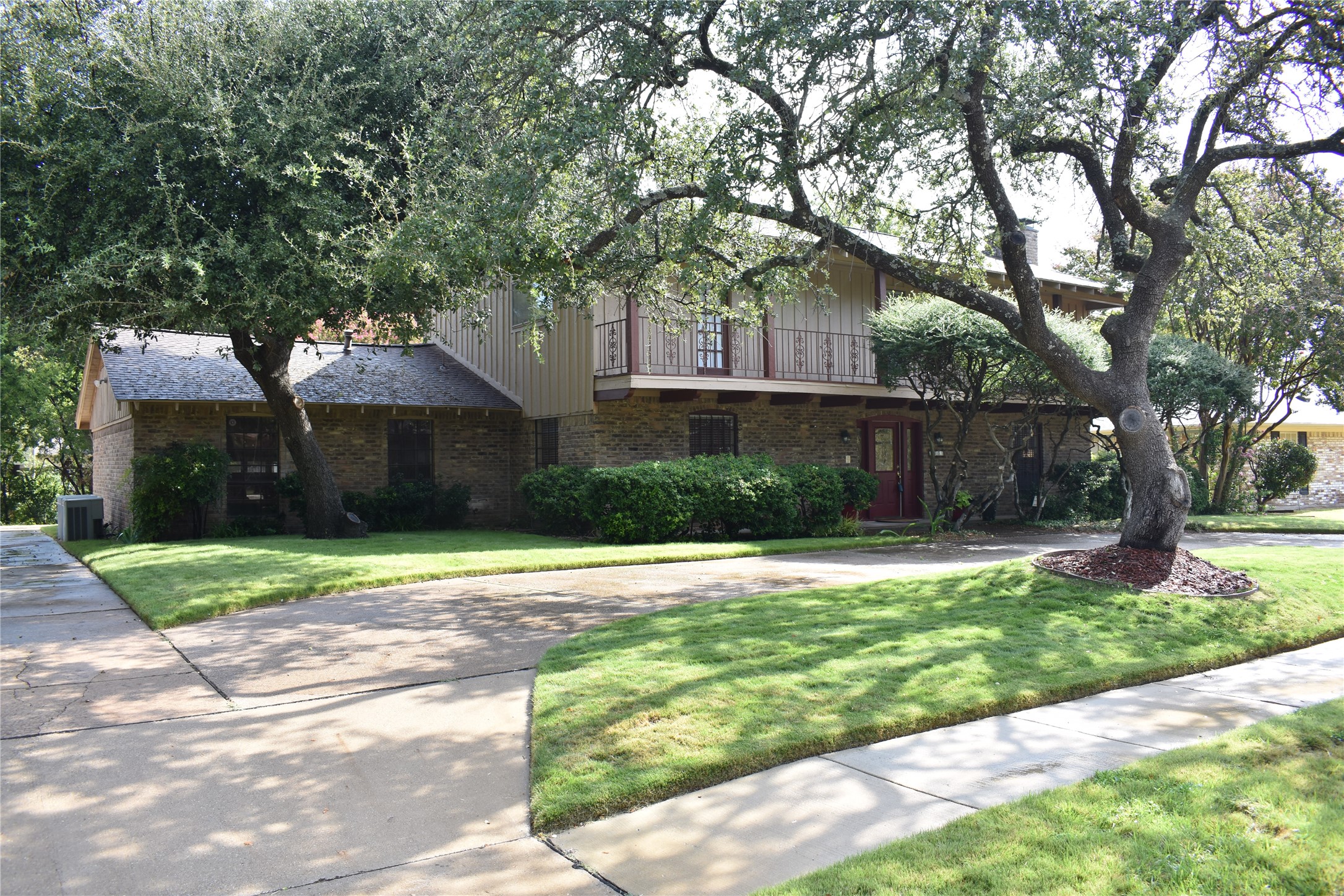 3003 Creekbend Drive — photo