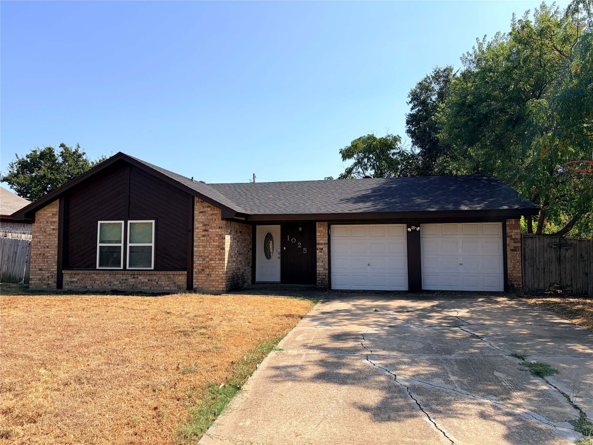 1025 Fox River Lane — photo