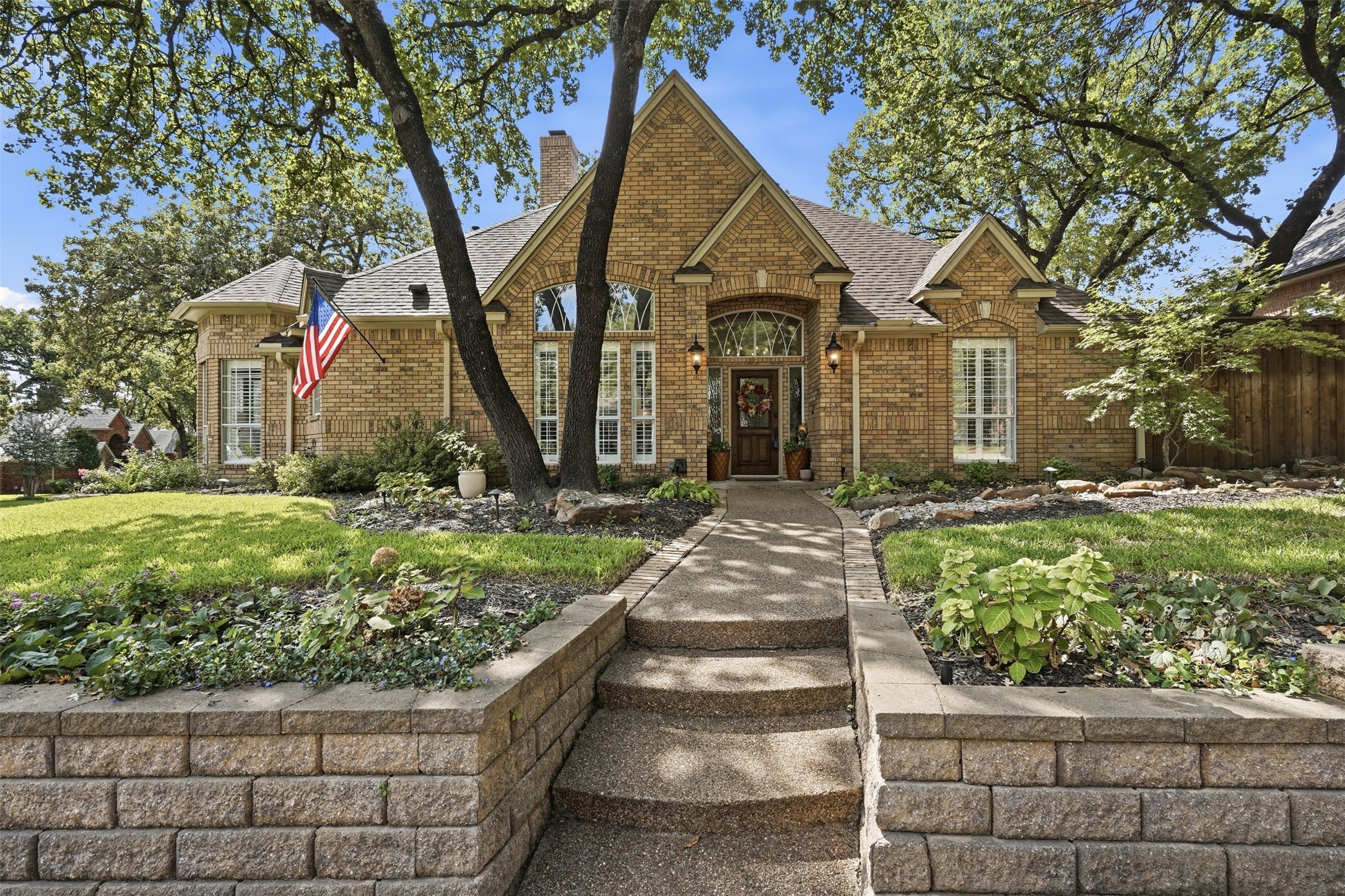 924 Ridge Court — photo