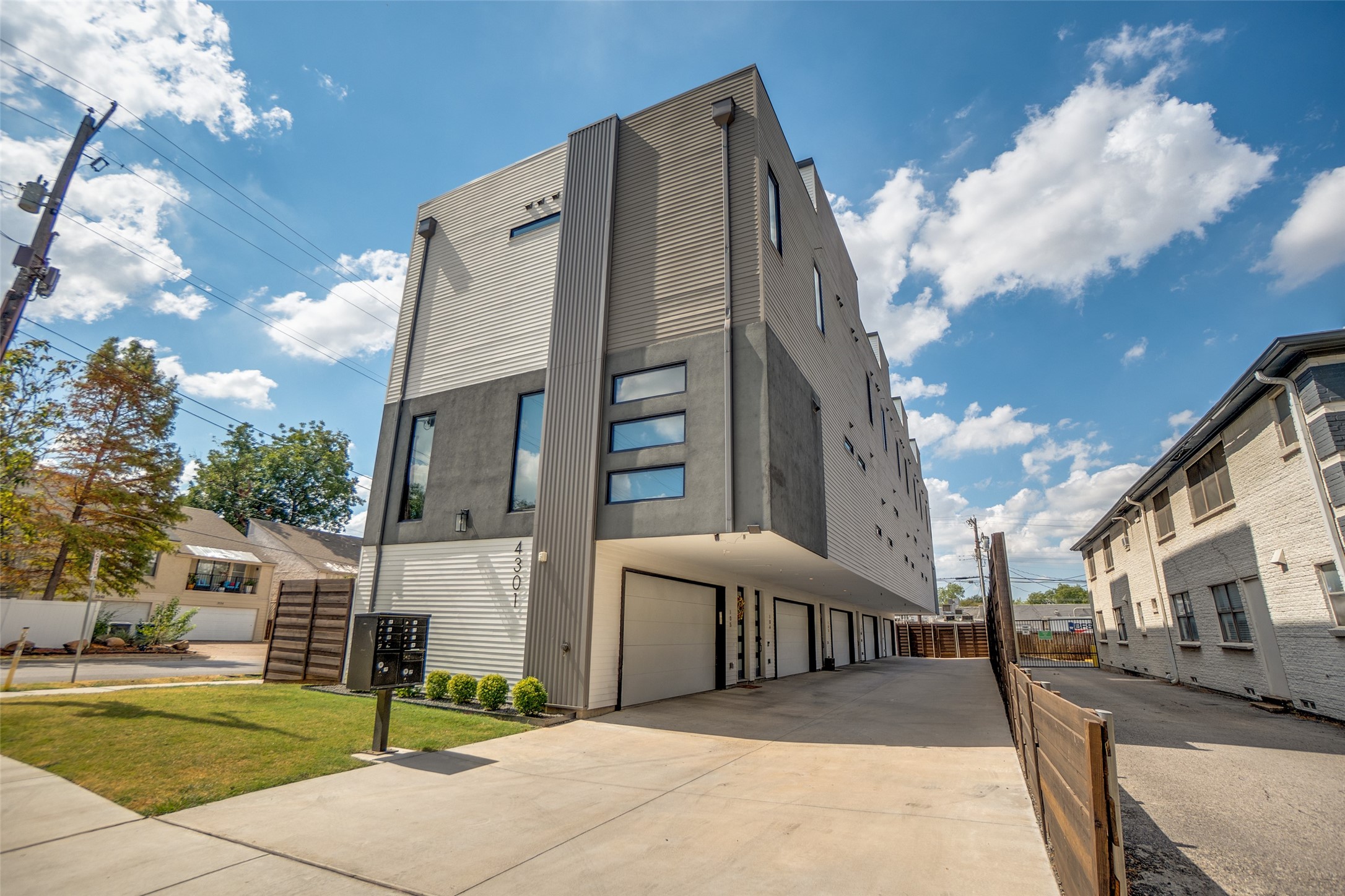 4301 Bowser Avenue Unit 104 — photo