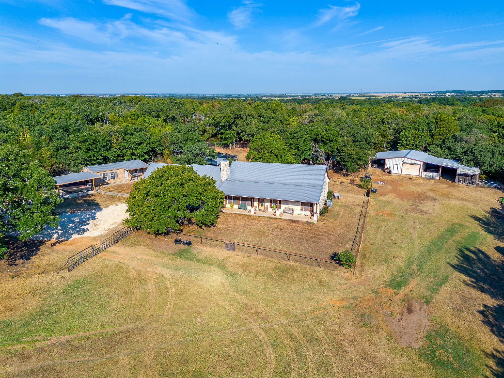 3305 E FM 916 — photo