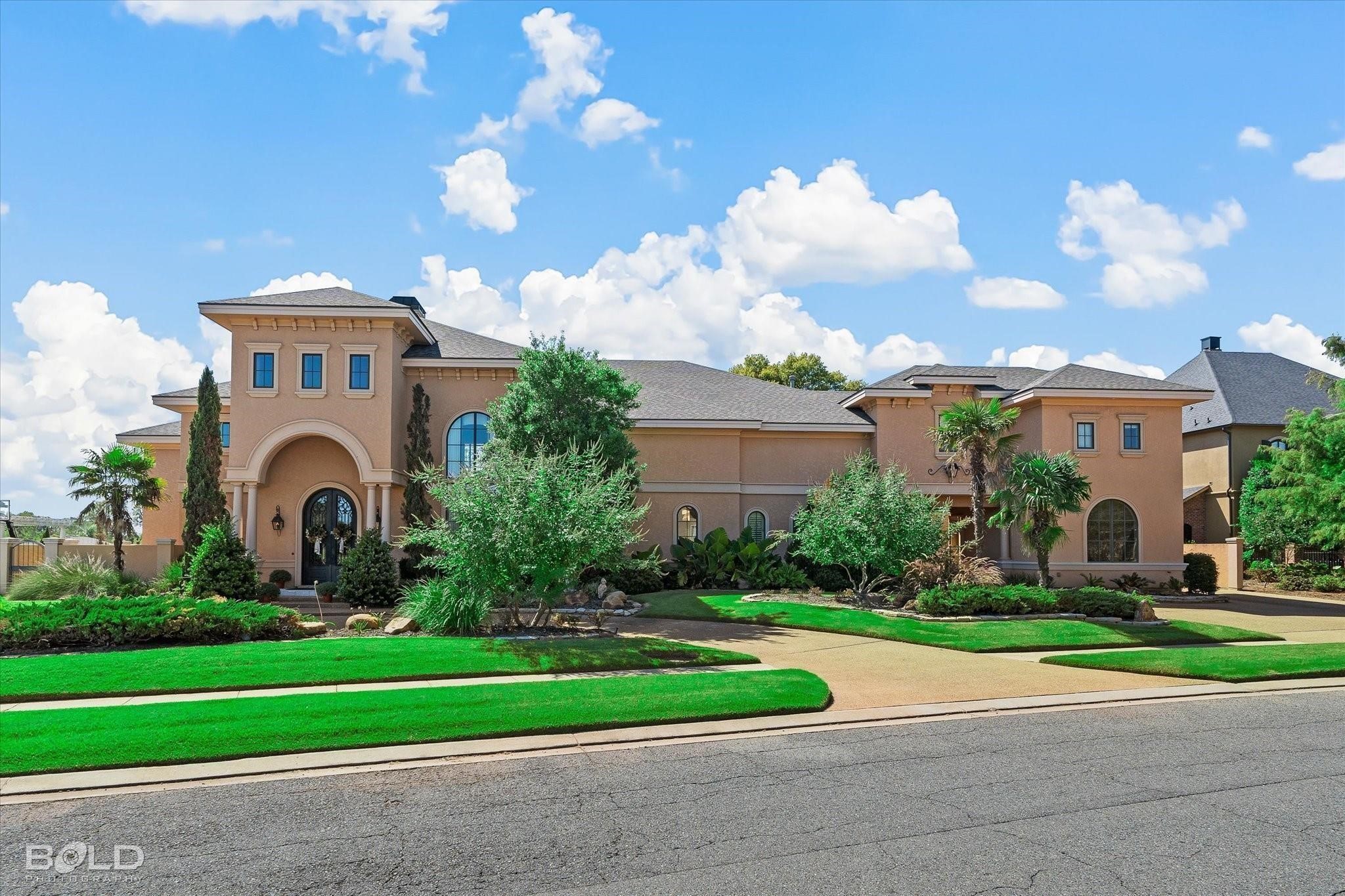 207 N Beach Drive — photo