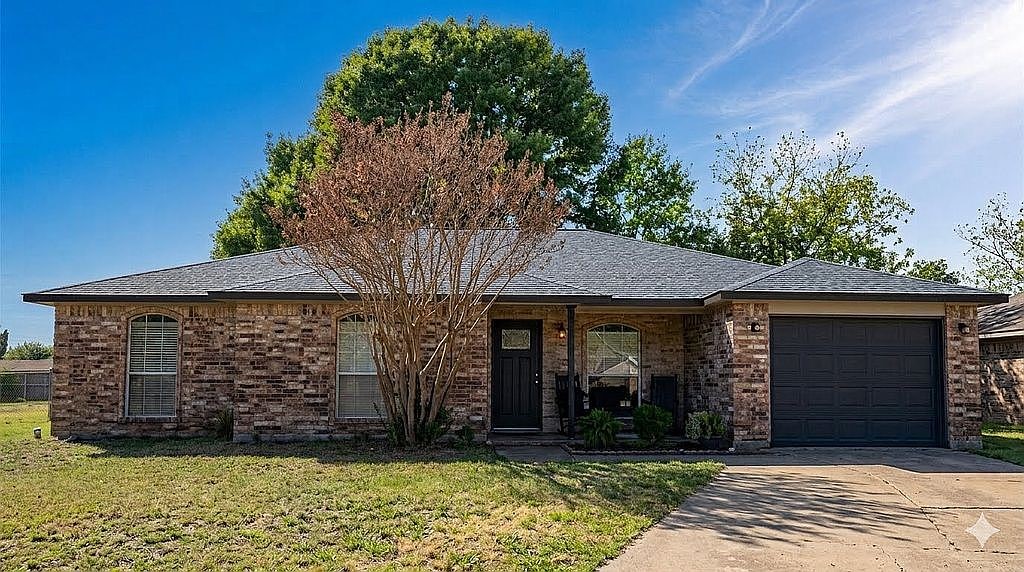208 Tejas Drive — photo
