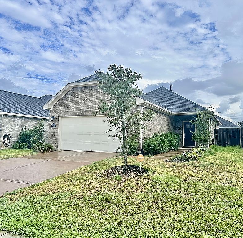 31610 Brown Fern Drive — photo