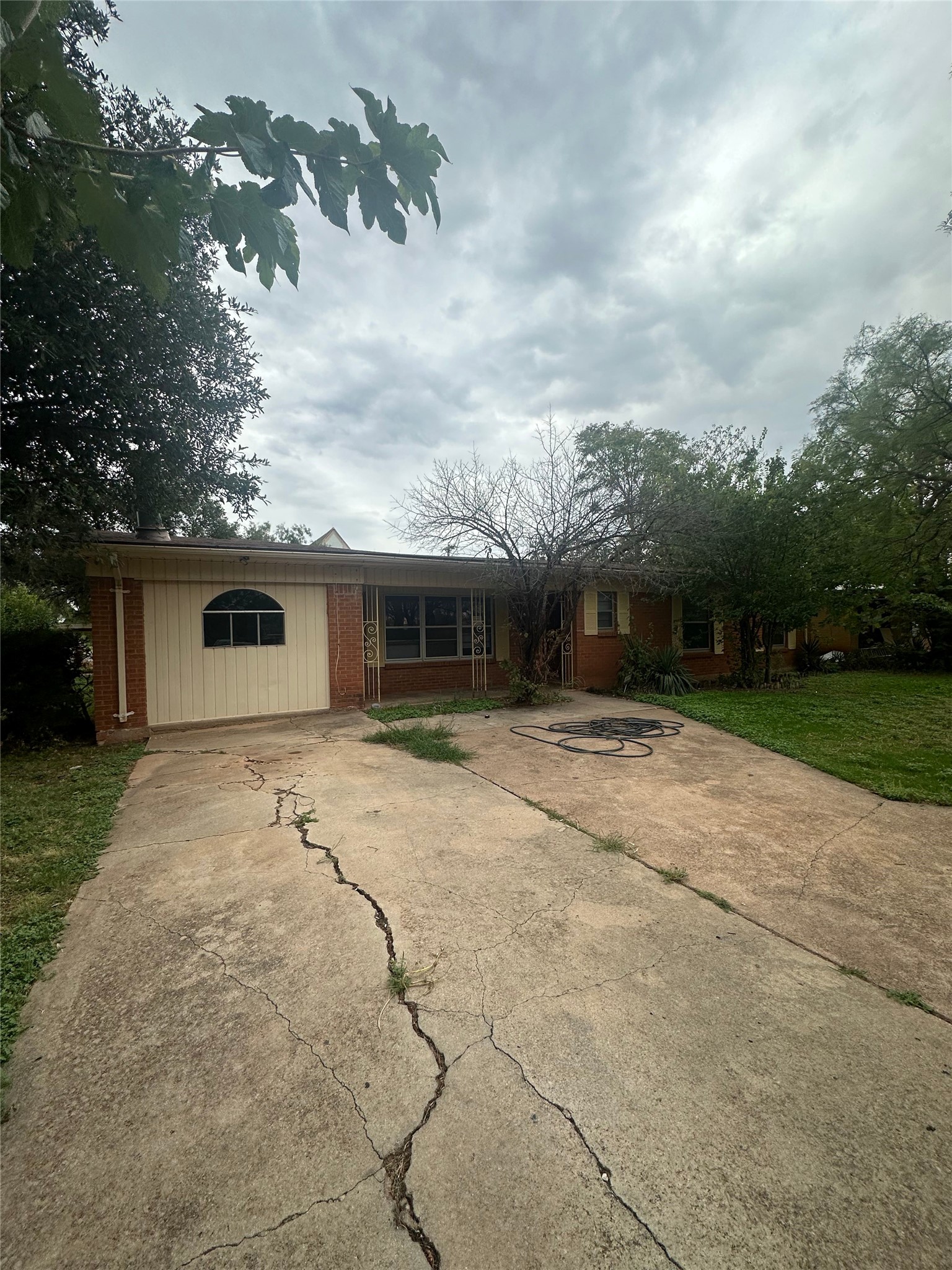 401 S Jefferson Drive — photo