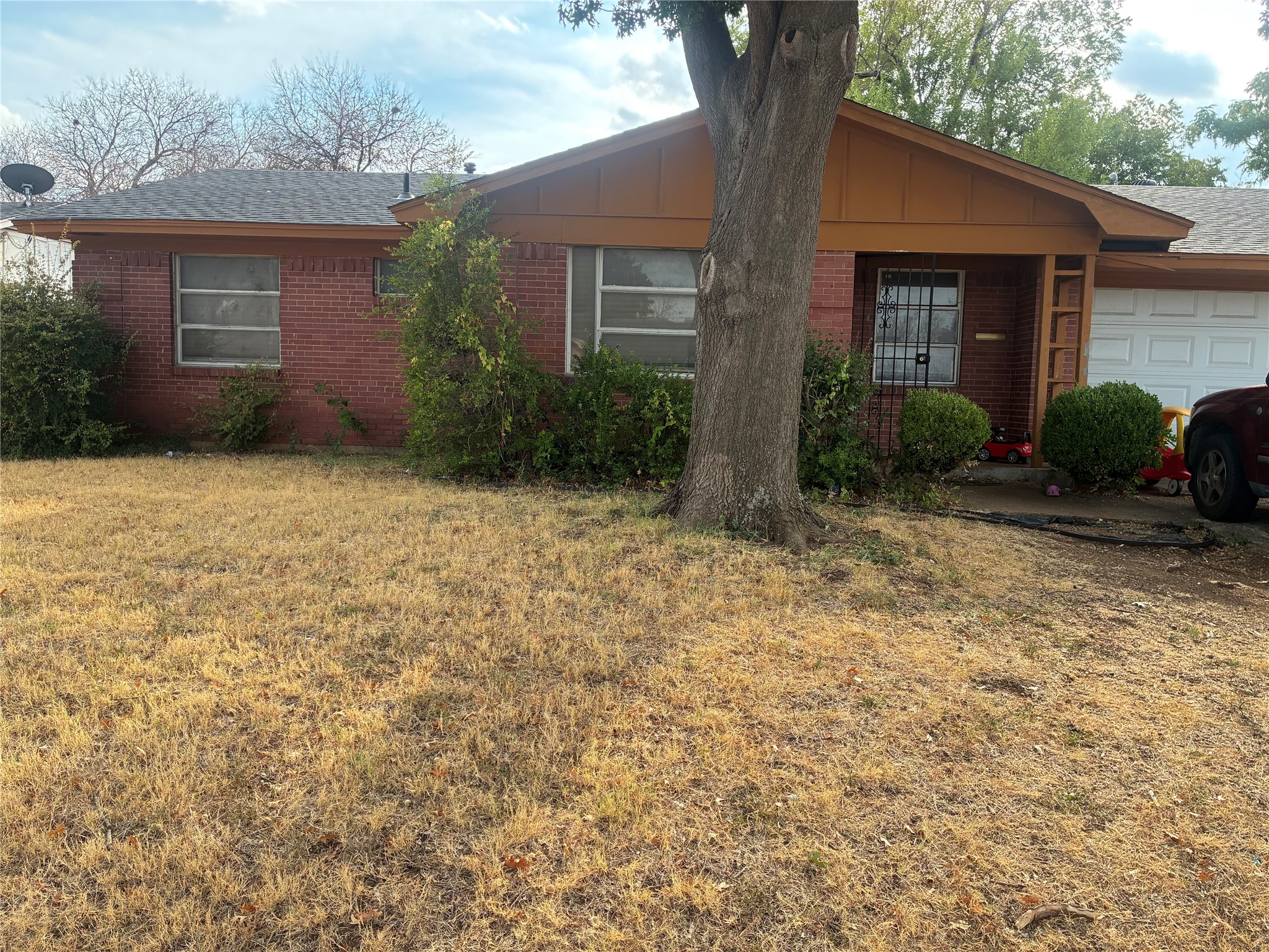 1424 Cloverdale Drive — photo