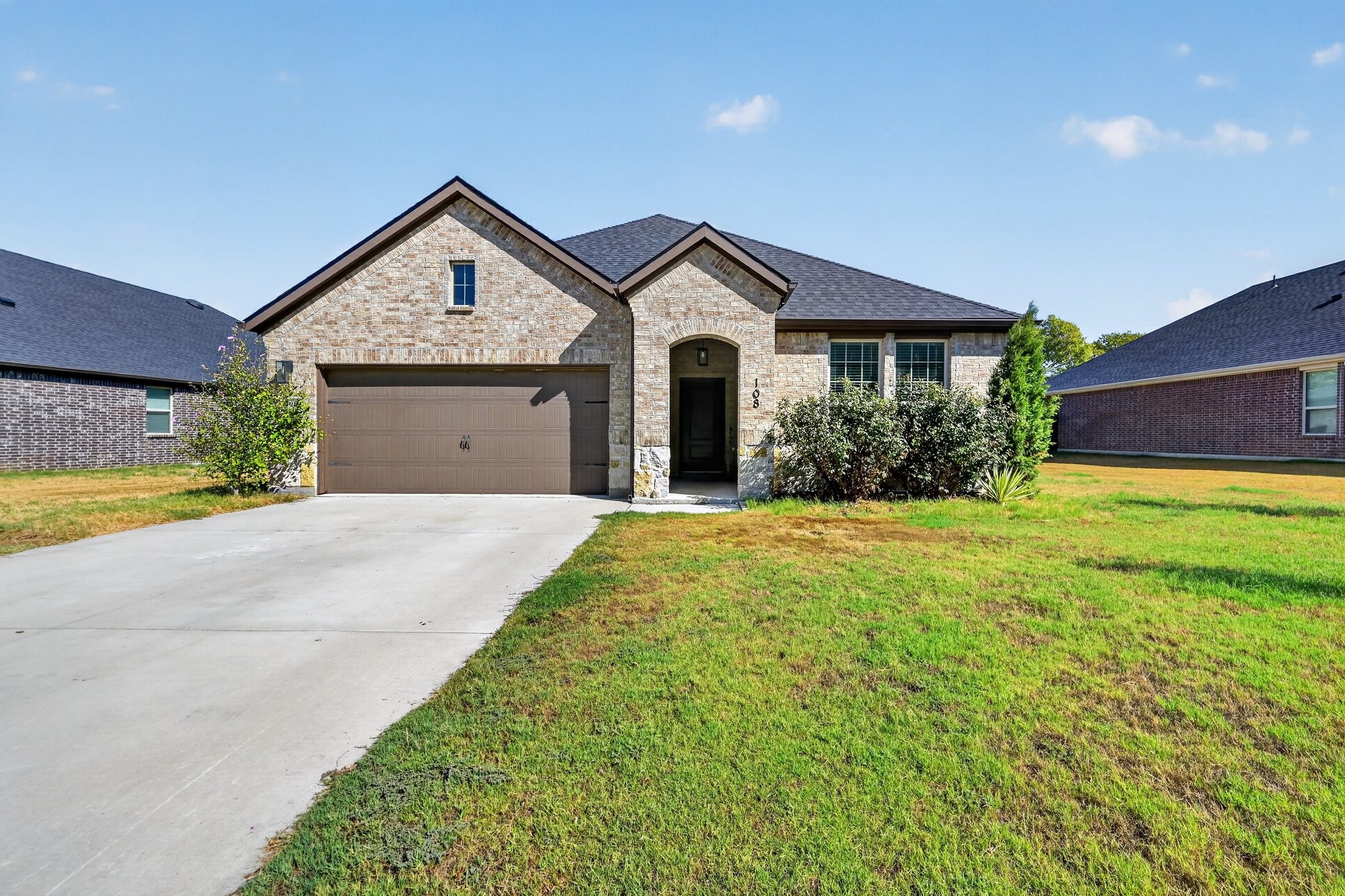 108 Lakeview Circle — photo