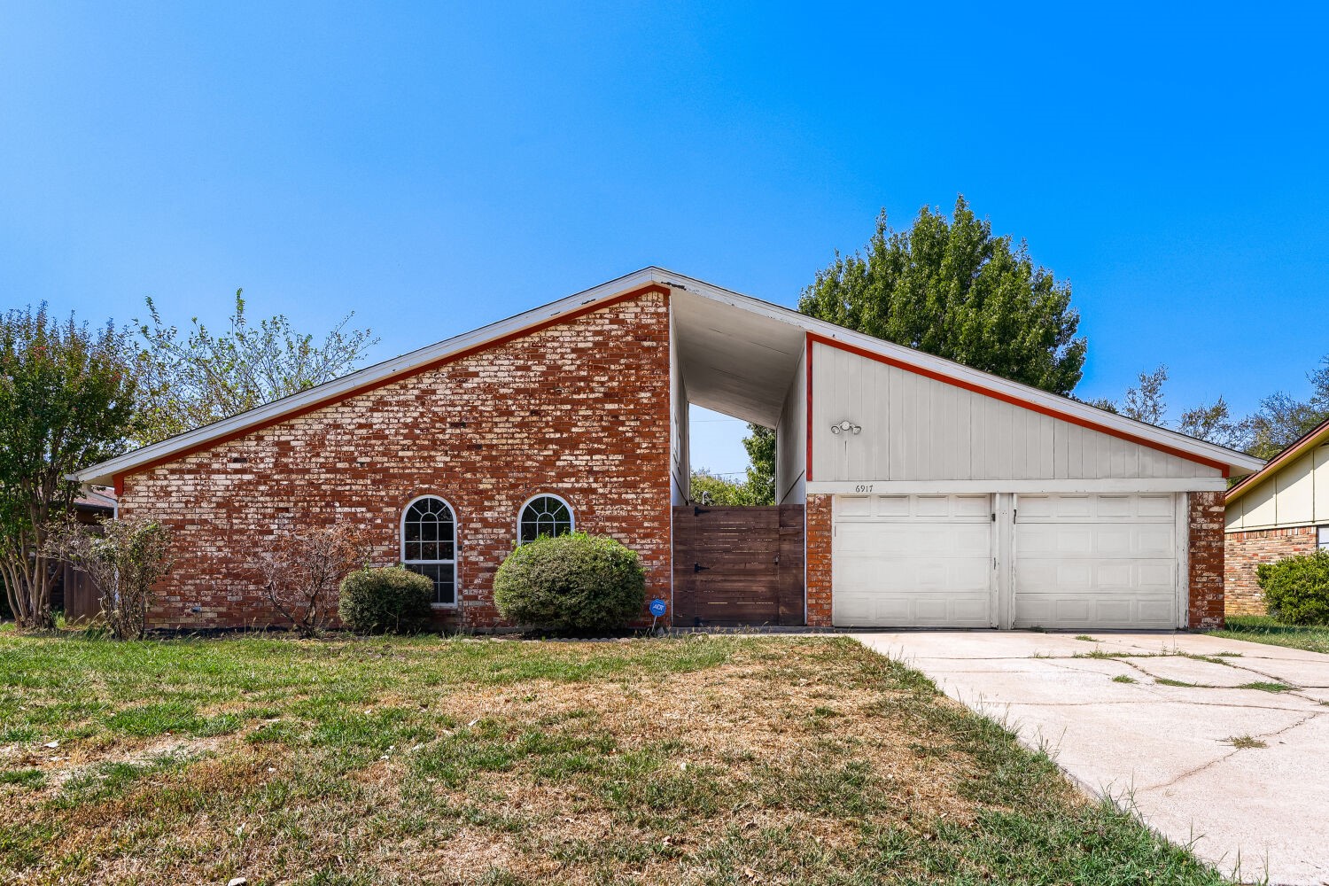 6917 Post Oak Drive — photo