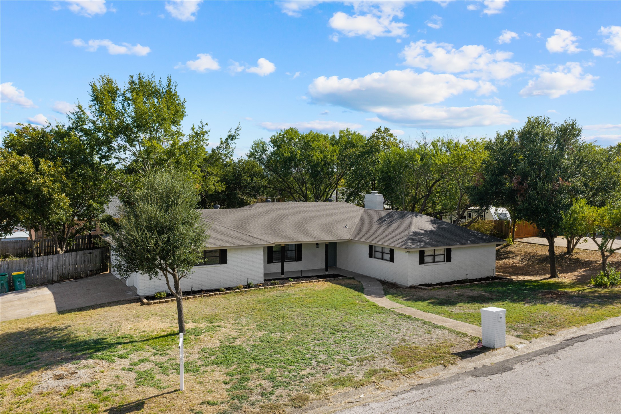 125 E Dawn Drive, Waco, TX 76706 — photo 2