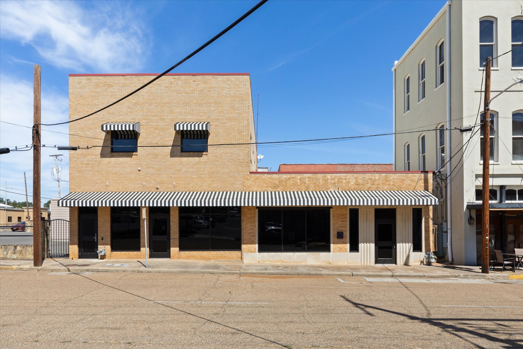 107 W Rusk — photo