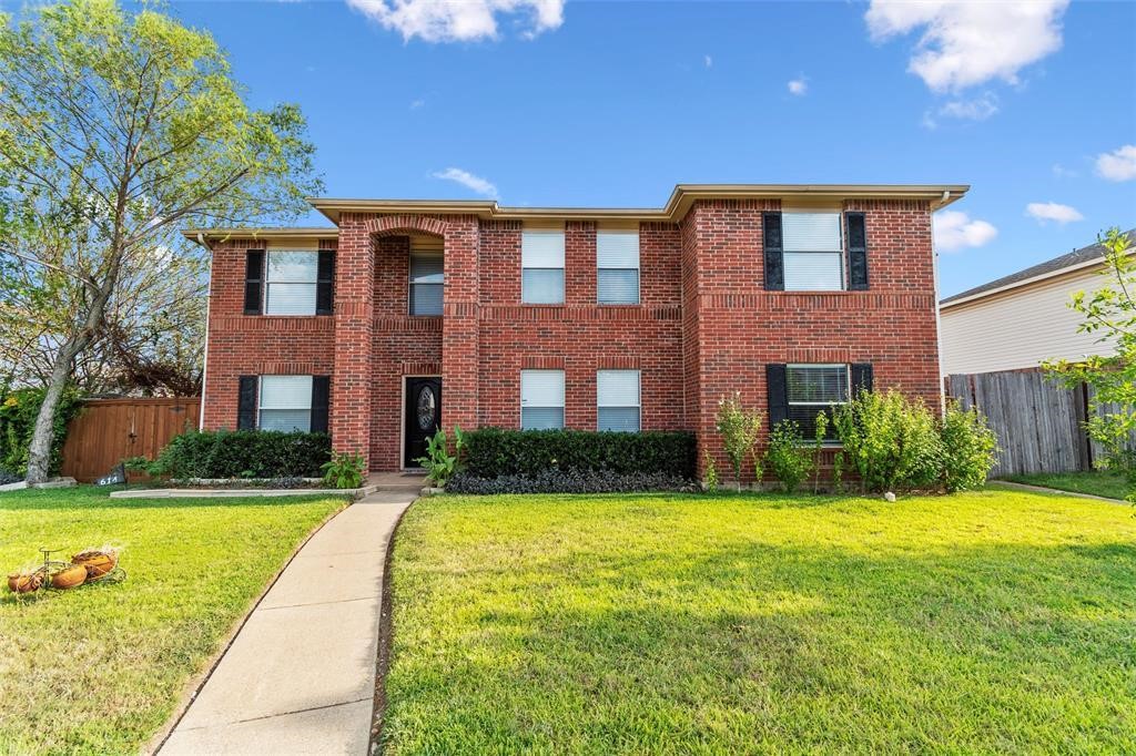 611 Pondview Drive — photo