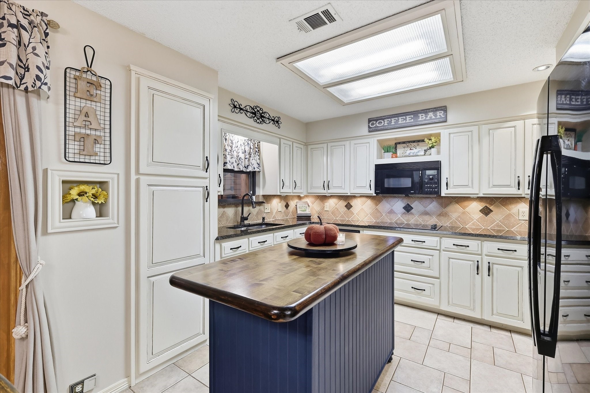 707 Glenn Drive — photo