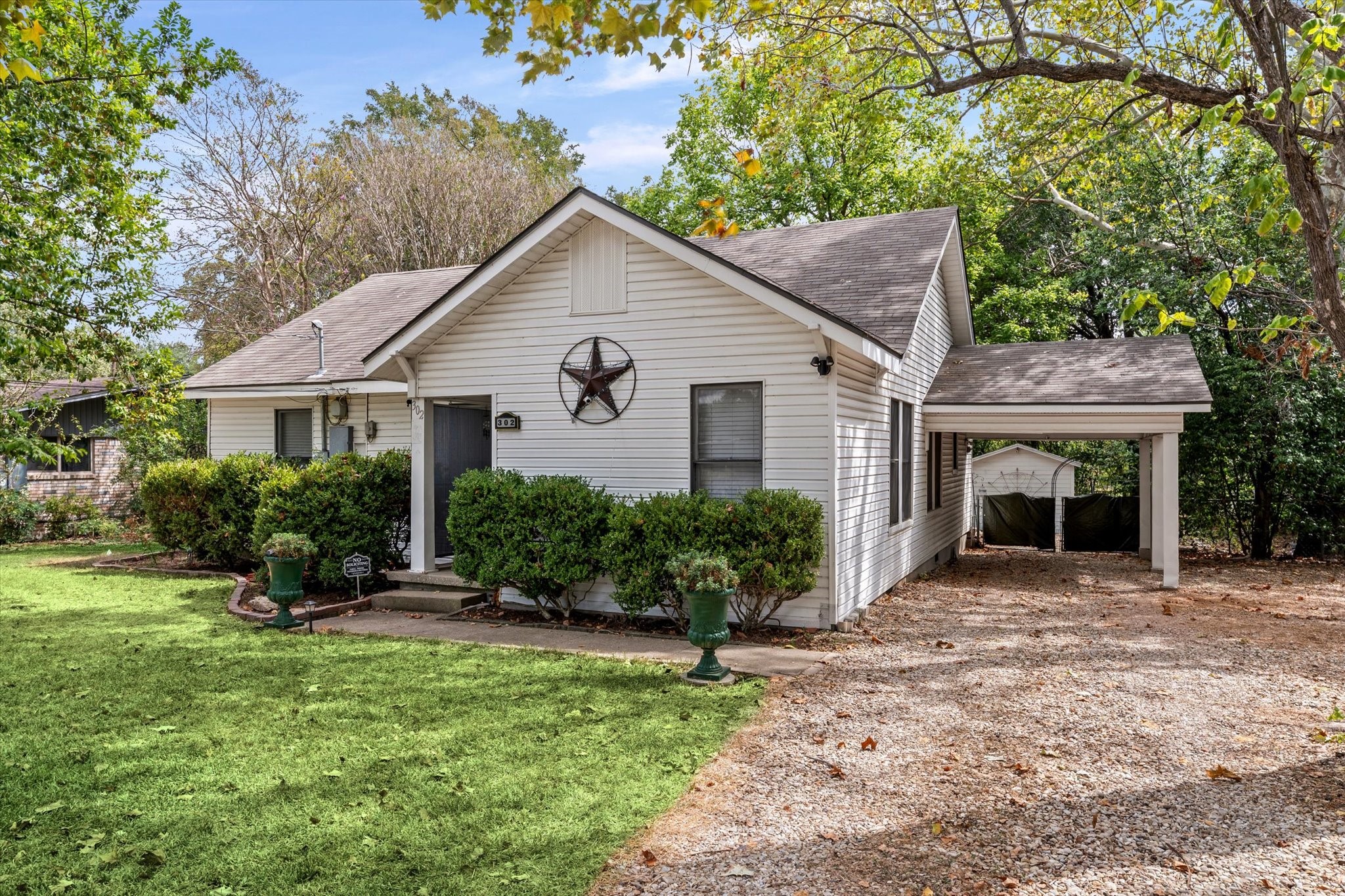 302 W Billington Drive — photo