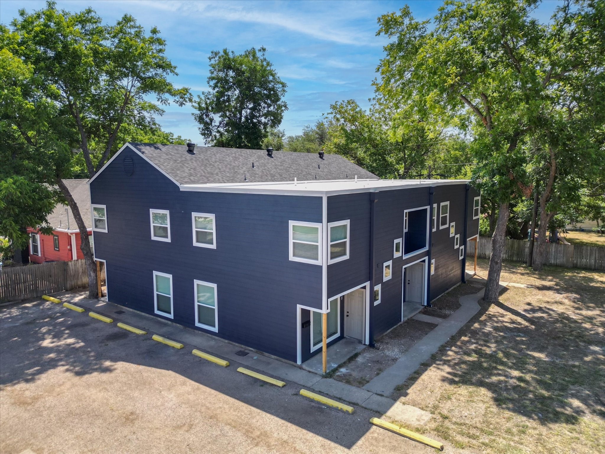 805 W Chambers Street F — photo
