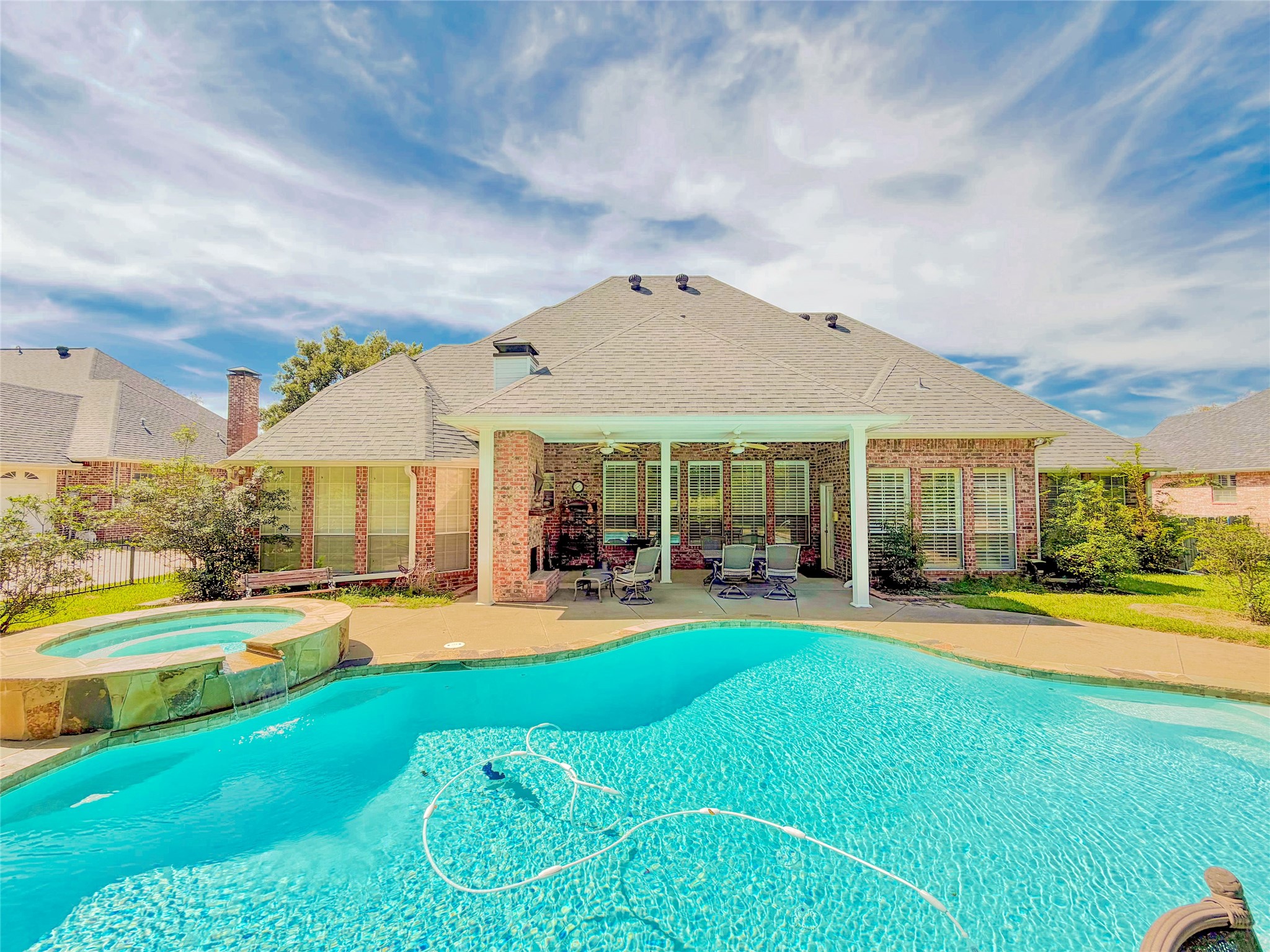 209 Clubview — photo