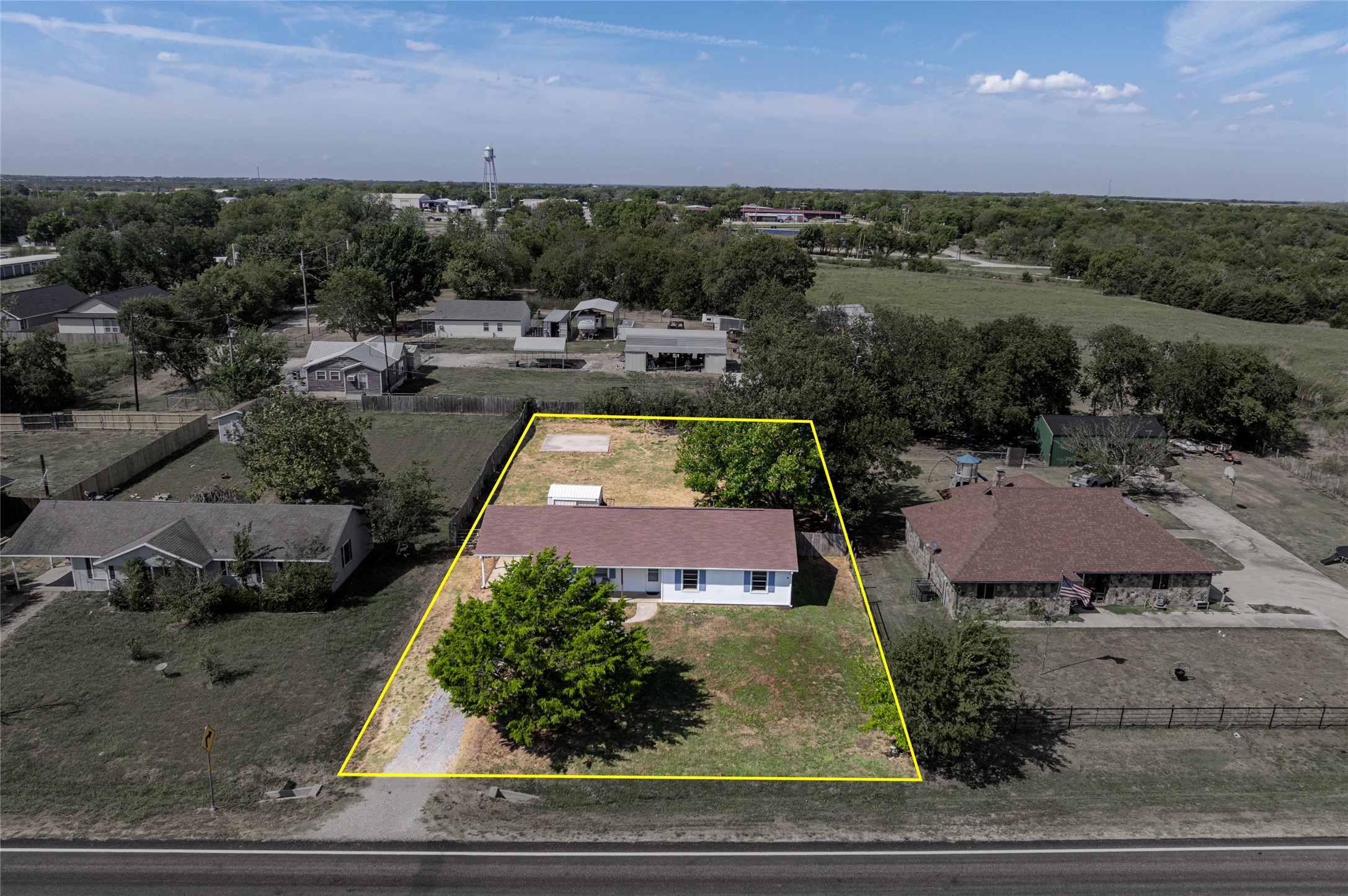 614 E FM 272 — photo