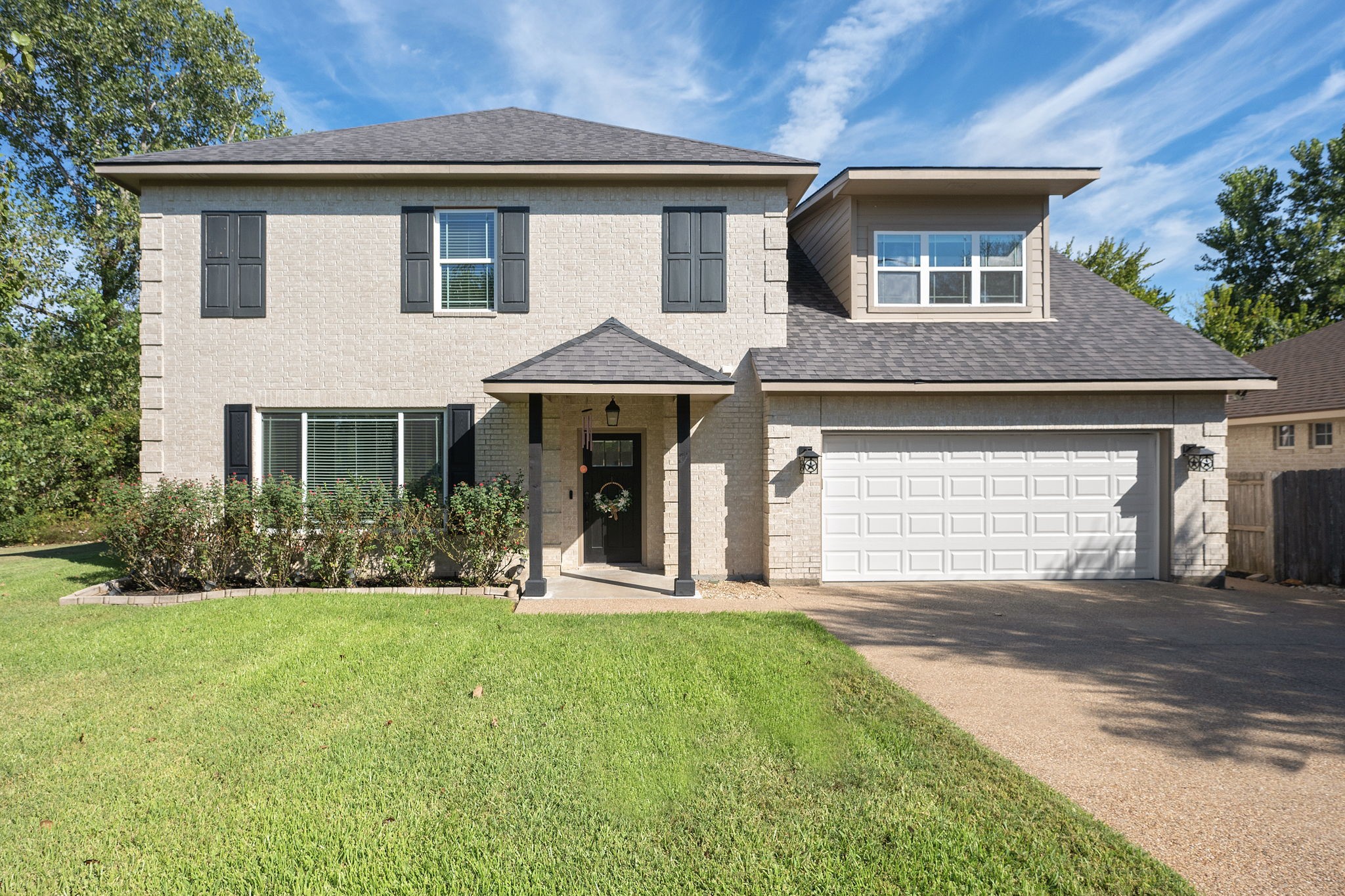 2307 Carisbrooke Loop — photo
