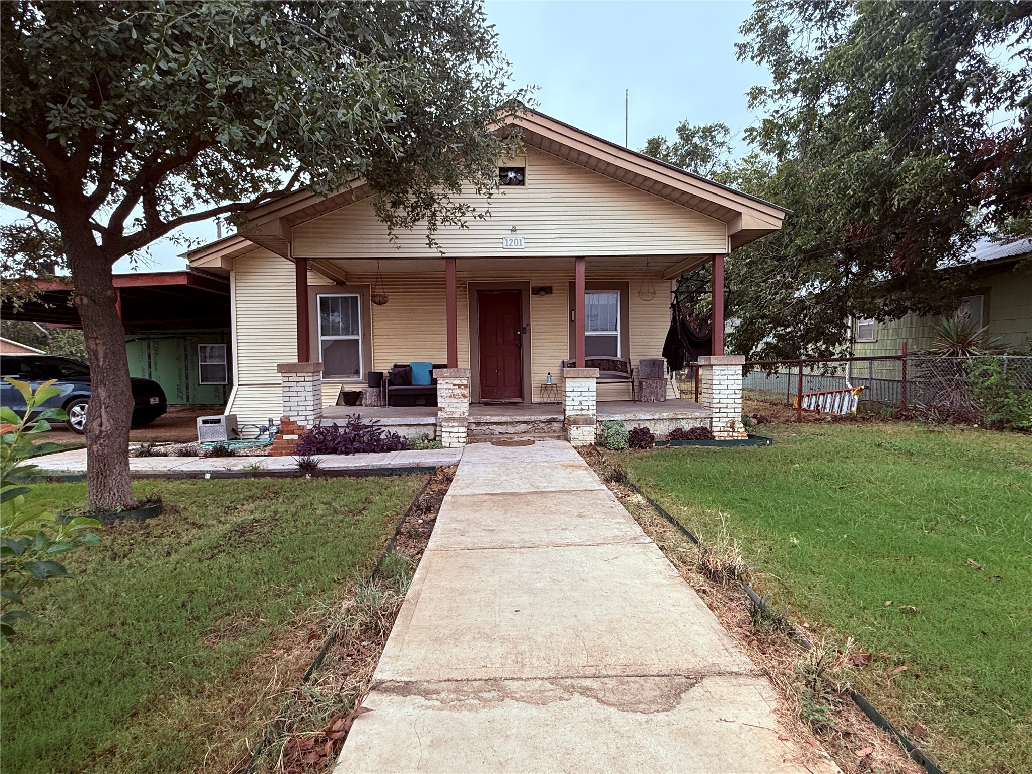1201 W 5th Street — photo
