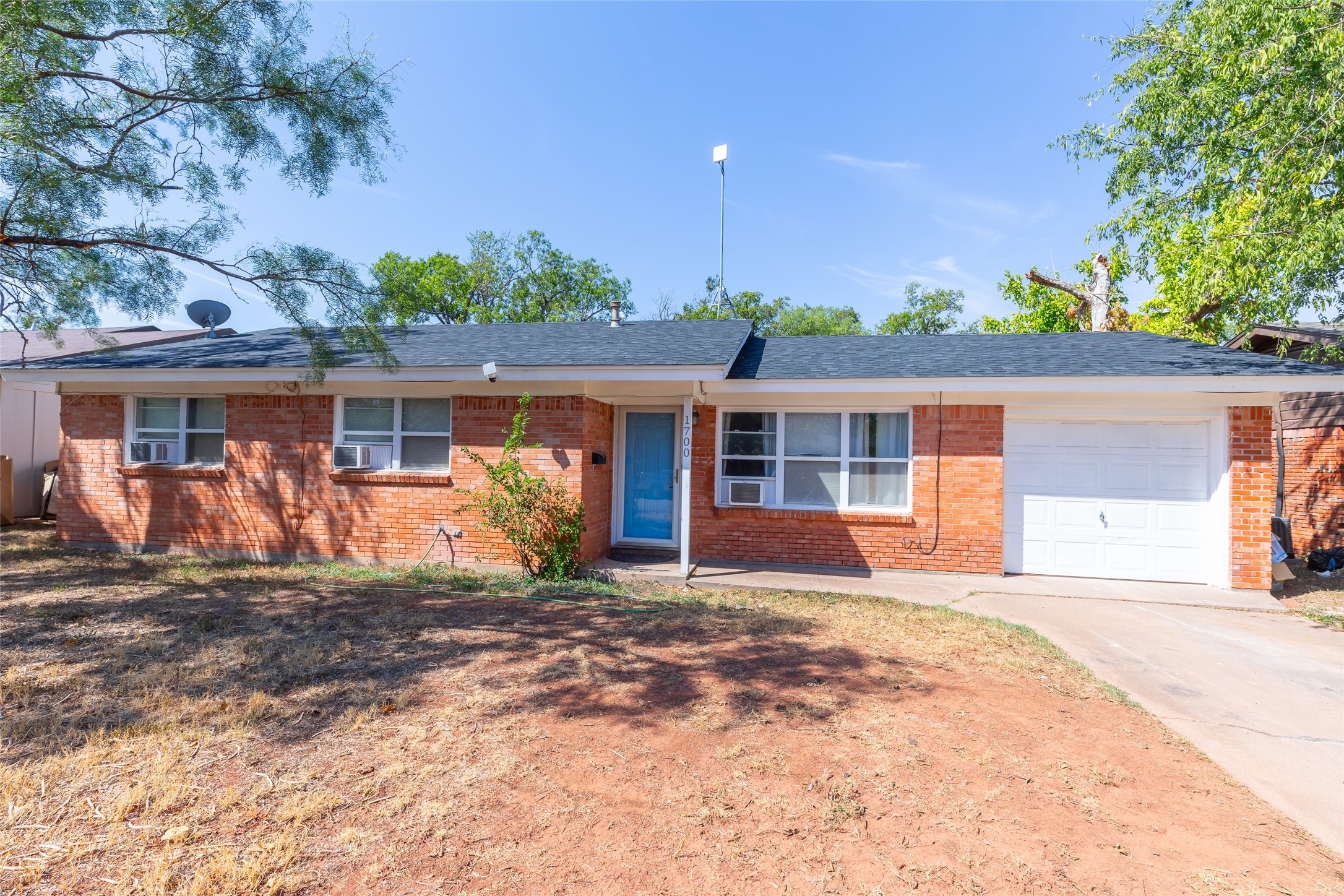 1700 Westview Drive — photo