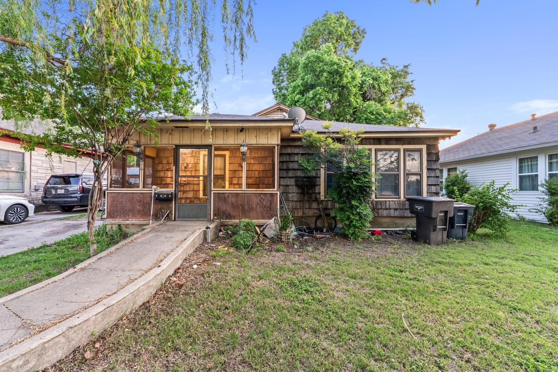 2617 Loraine Street — photo