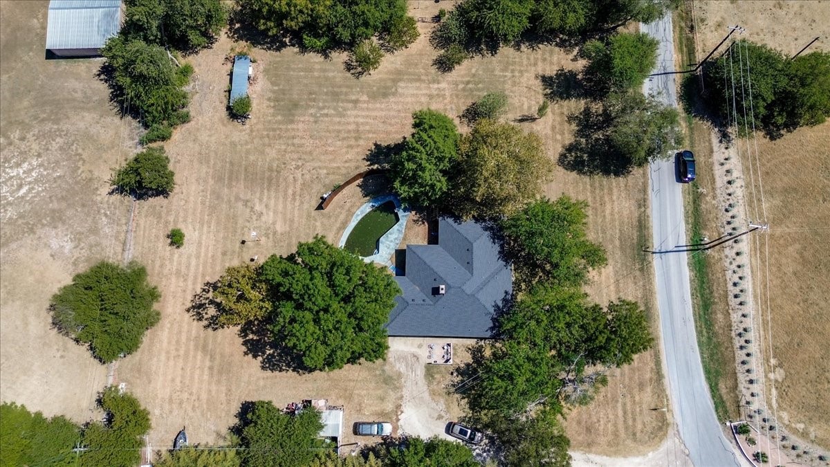 3211 Bluegrass Drive — photo