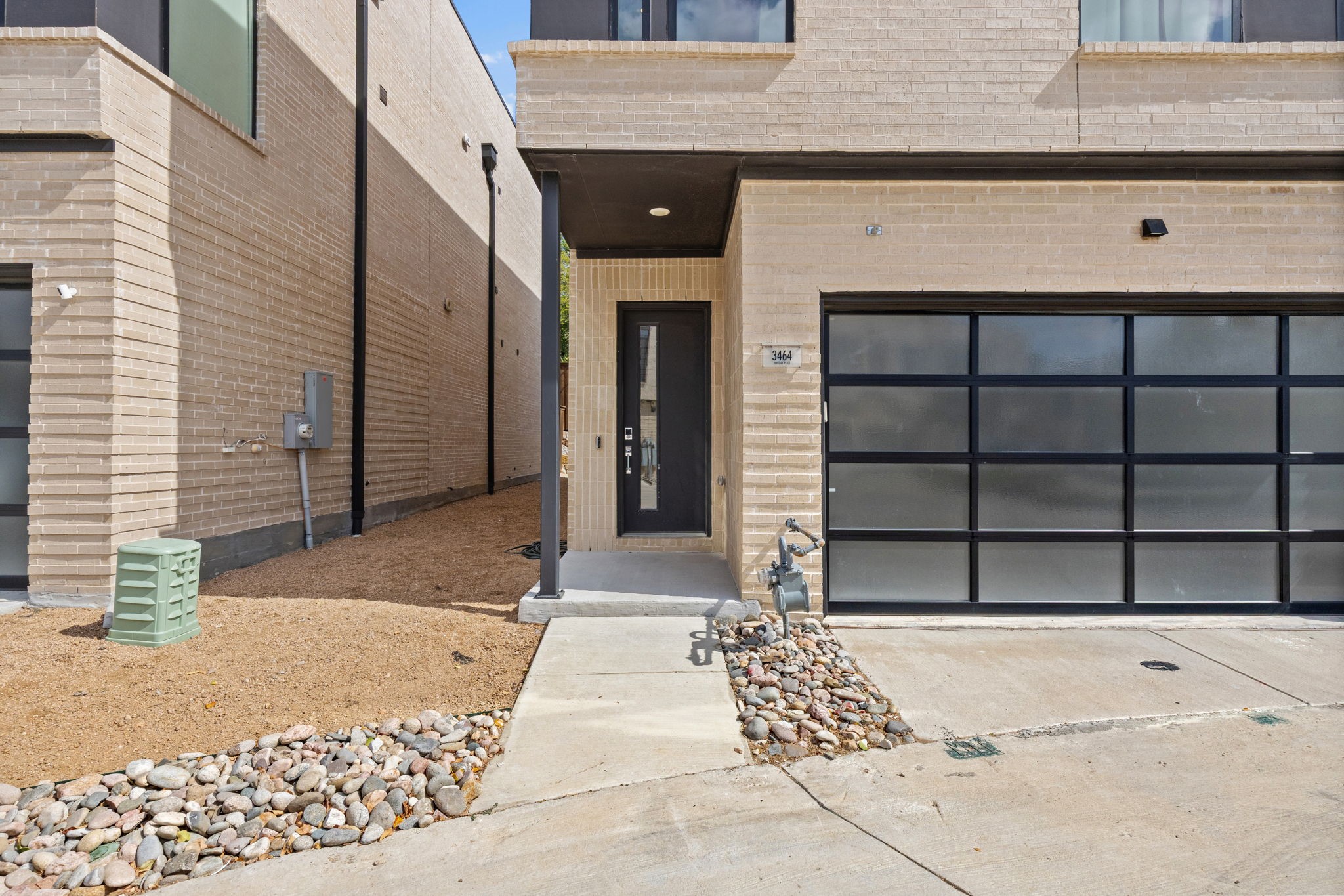 3464 Heritage Place — photo
