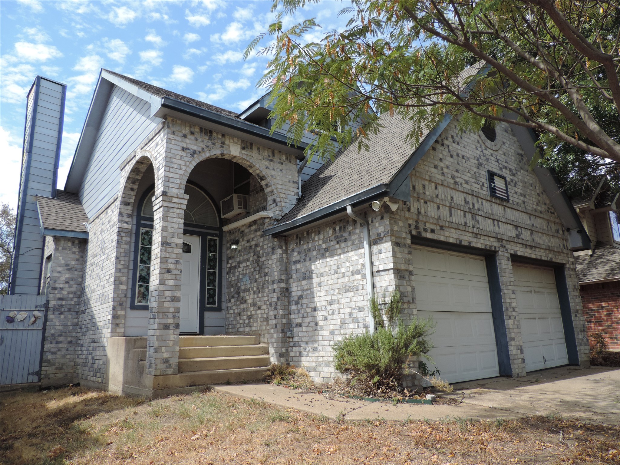 6825 W Driffield Court — photo