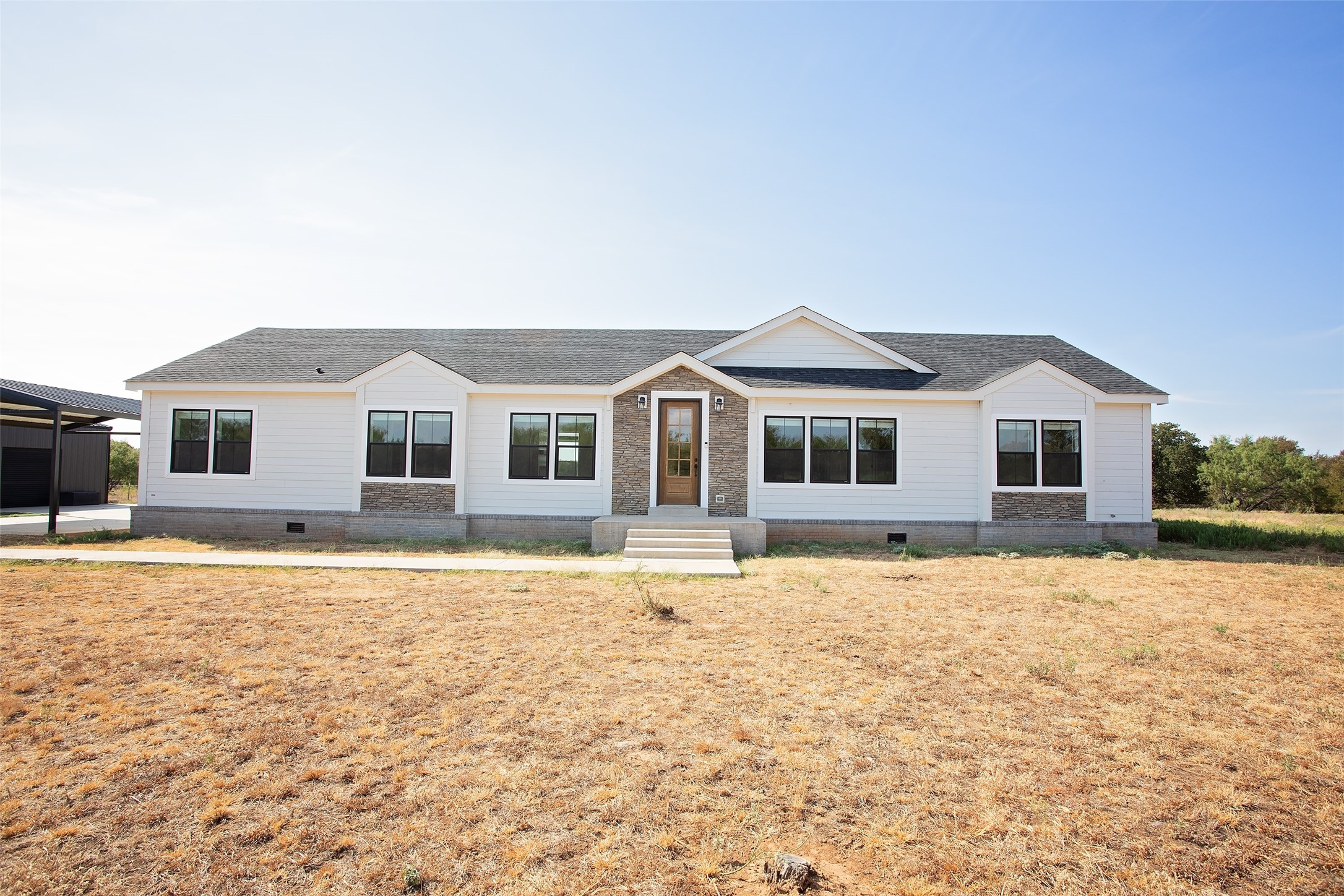 3090 State Highway 16 N — photo