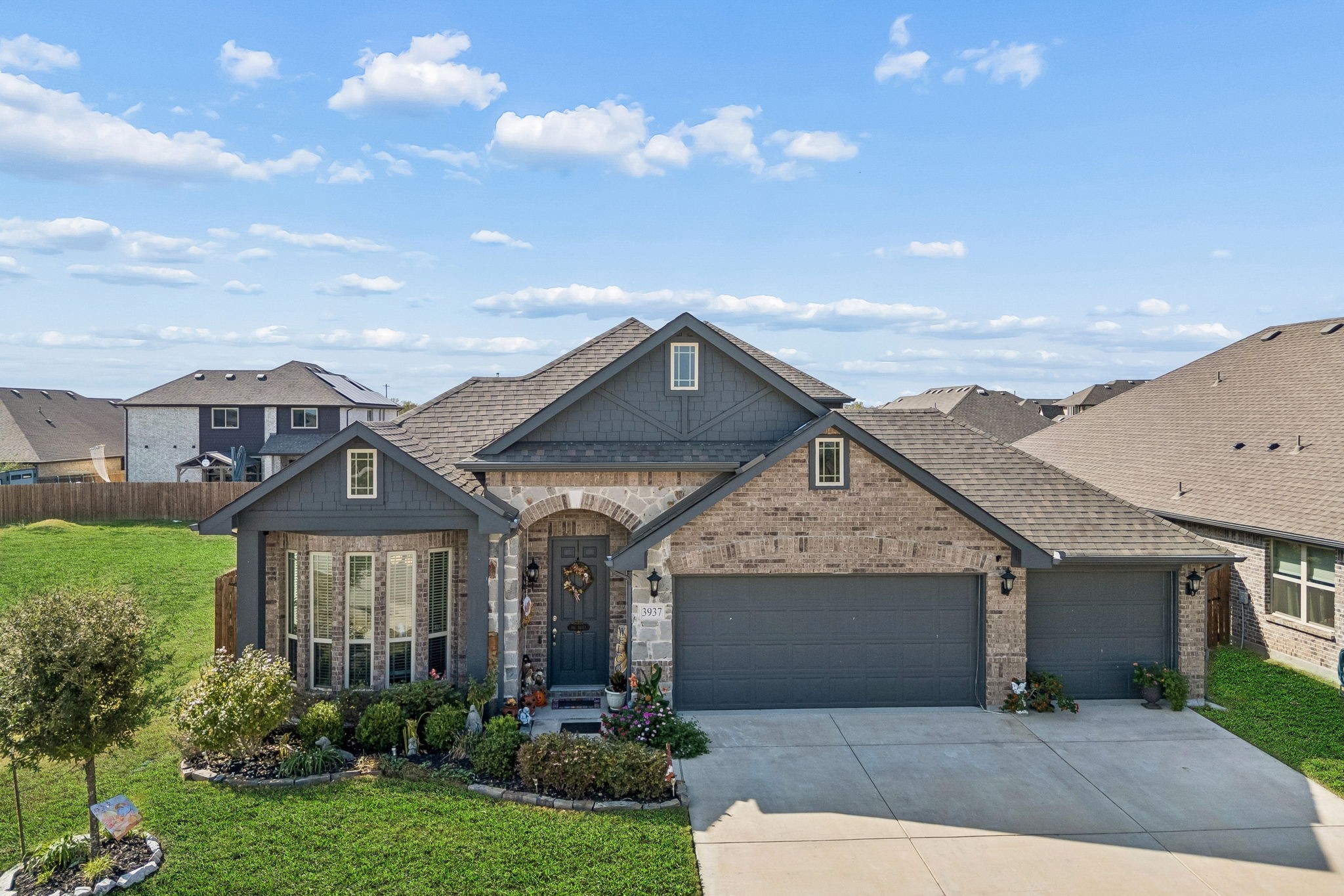3937 Holly Springs Lane — photo