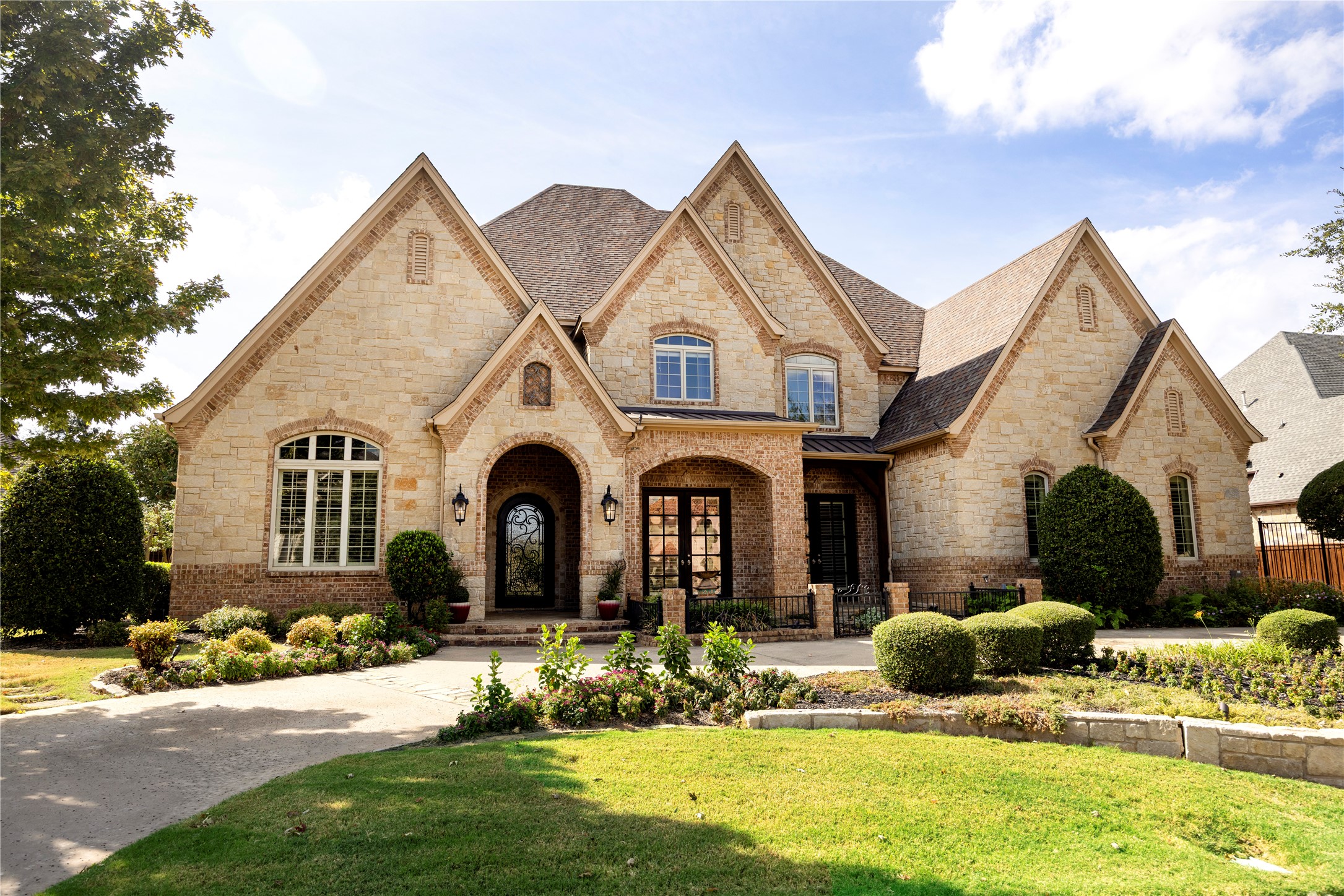 2109 Miracle Point Drive — photo