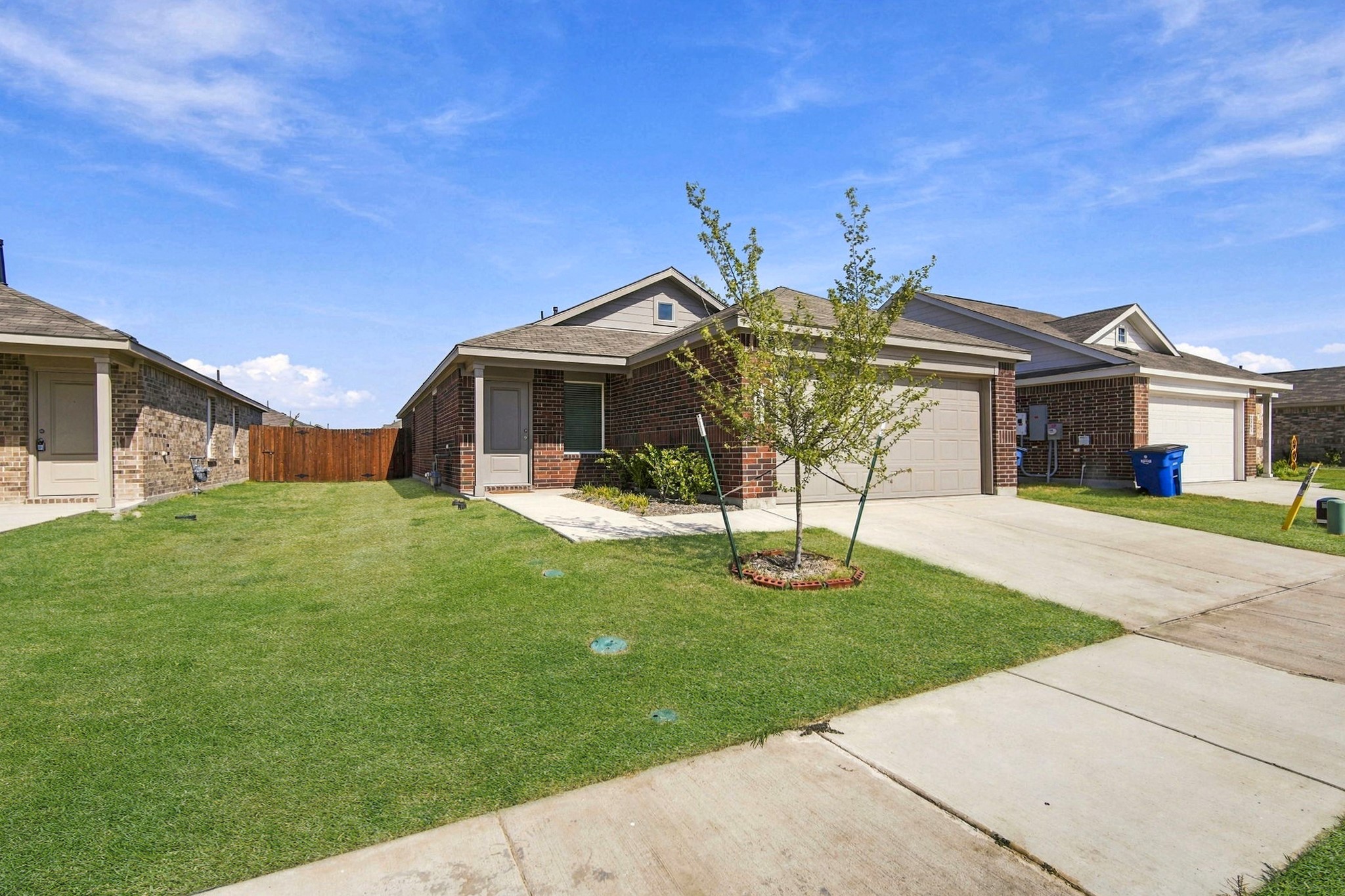 2052 Shady Oaks Drive — photo