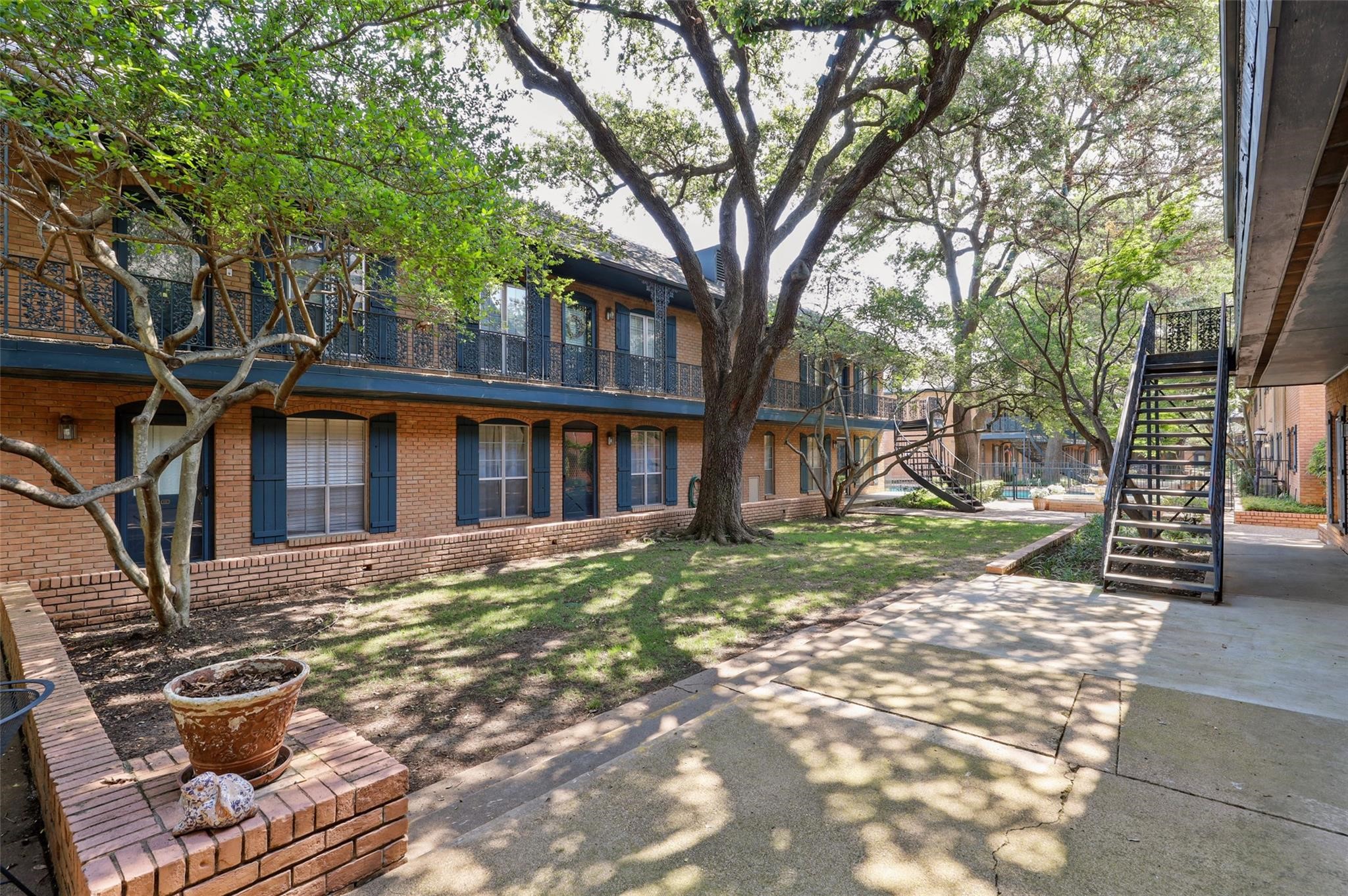 6011 E University Boulevard Unit 246 — photo