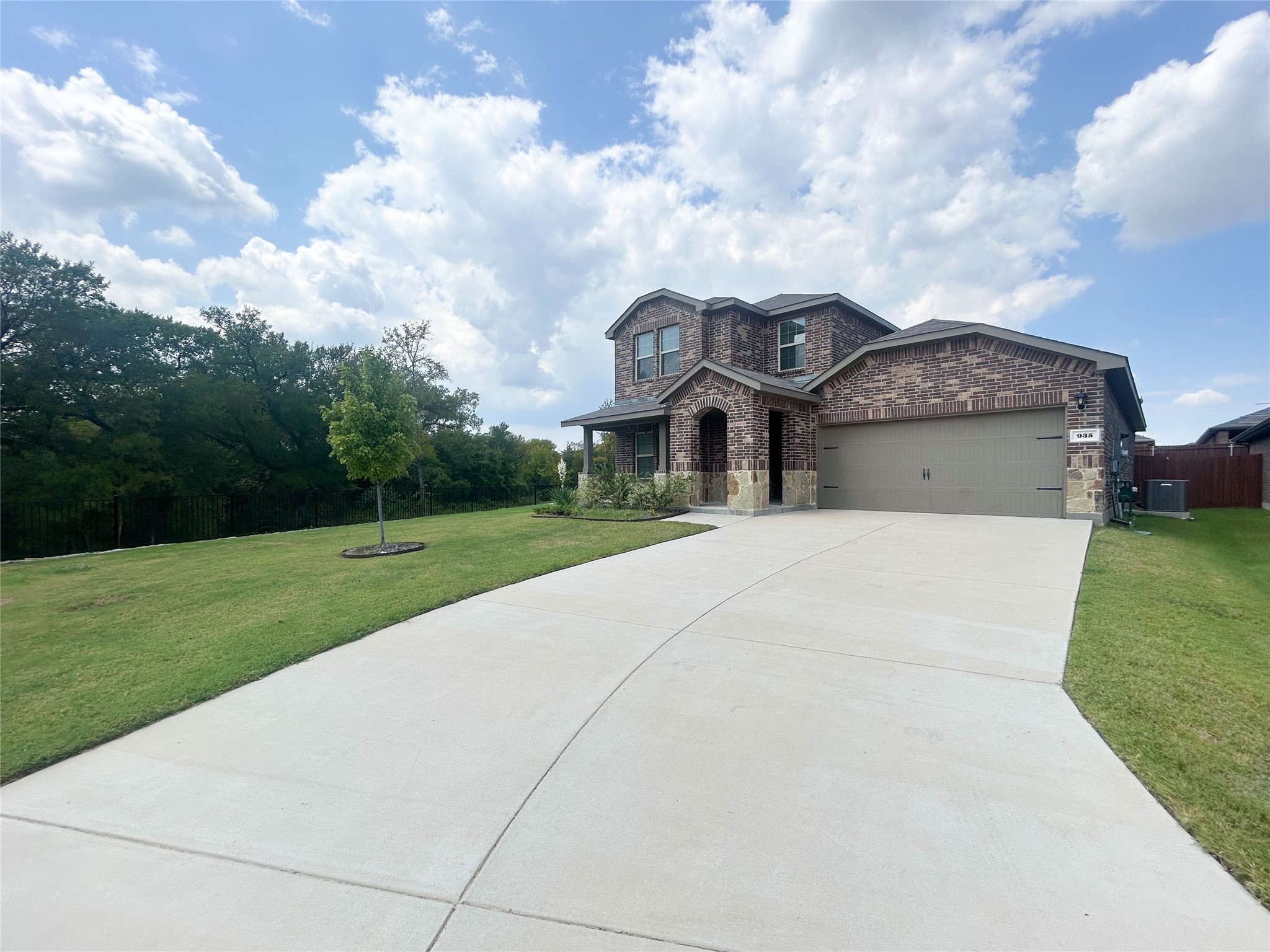 935 Keystone Court — photo