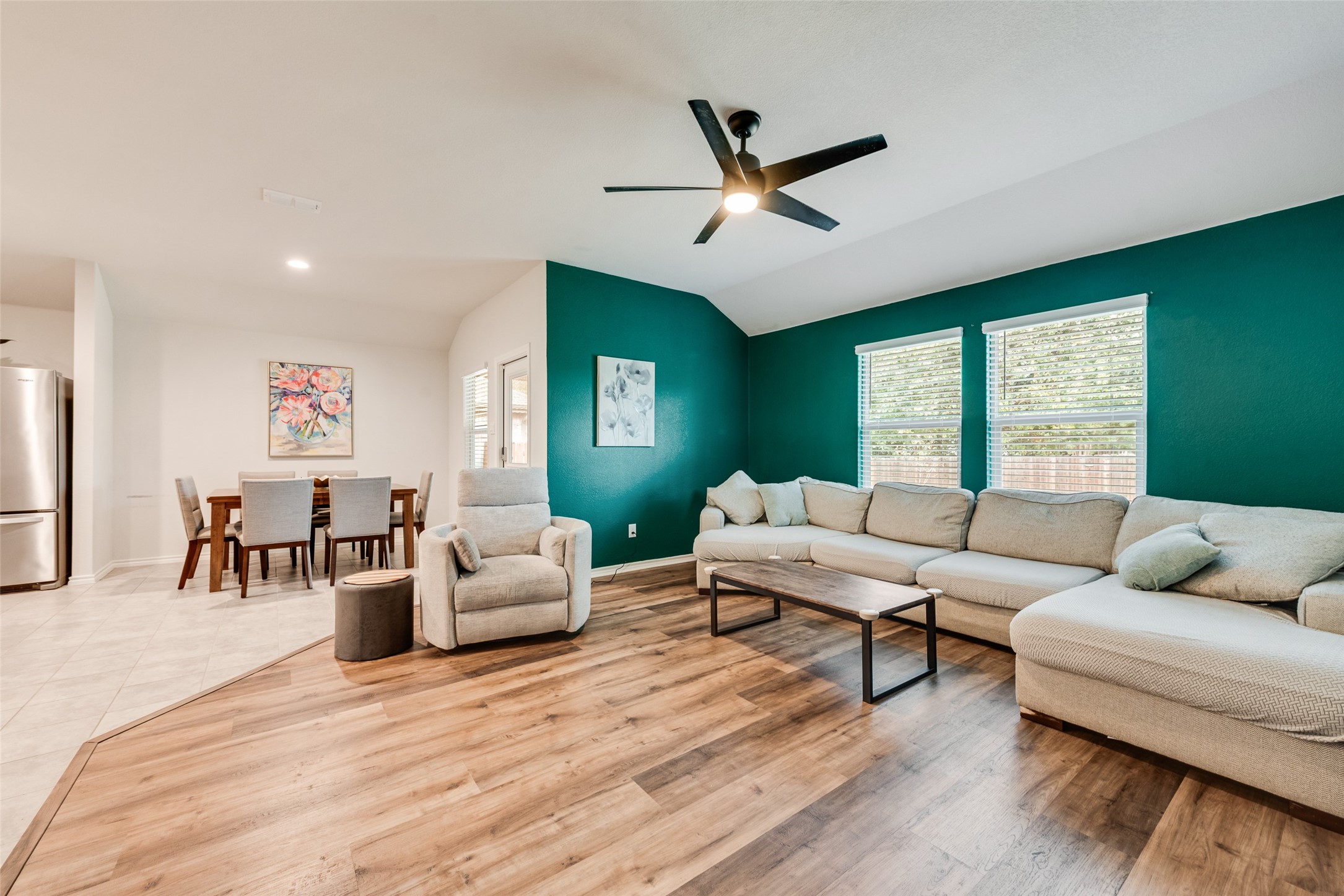 540 Bronze Circle E, Springtown, TX 76082 — photo 3
